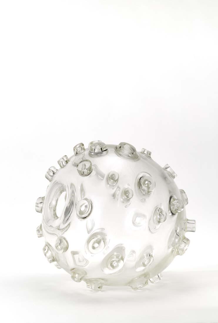 Ritsue Mishima (Kyoto 1962) Murano glass sculpture of: Ritsue Mishima (Kyoto 1962) Murano glass sculpture of the series "Pianeti". Murano, 2003. Signed, dated and monogrammed. Single copy made for the "Immaginando Prometeo" exhibition. (h 35 cm.; d 35 cm.