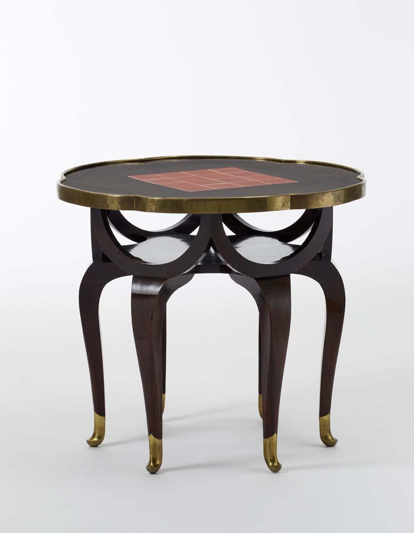Adolf Loos (Brno 1870 - Vienna 1933) Small table model: Adolf Loos (Brno 1870 - Vienna 1933) Small table model "Elefantrüssel". Probabile esecuzione F. O. Schmidt, Vienna, 1910ca. Wood structure veneered in mahogany, top edged in brass and inlaid with a s