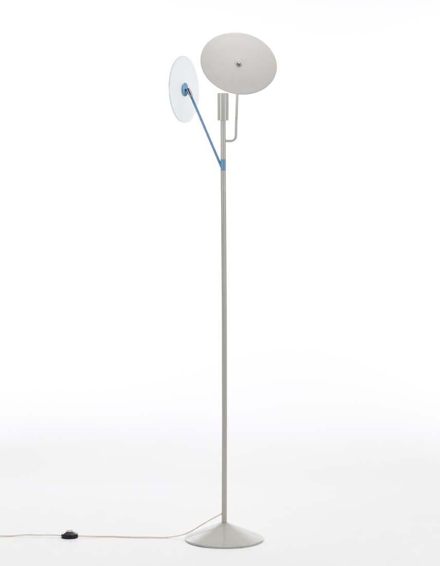 Franco Raggi (1945) Floor lamp model "Eureka ".: Franco Raggi (1945) Floor lamp model "Eureka ". Produced by Eleusi, Italy, 1980s. Gray and light blue lacquered metal, acidato glass. (h 182.5 cm.) (slight defects) IT Lampada da terra modello "Eureka