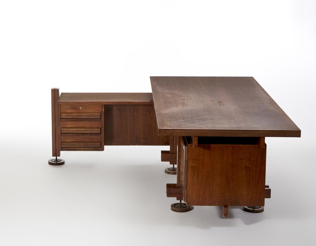 L-shaped writing desk in solid walnut, veneered and (1 of 1)