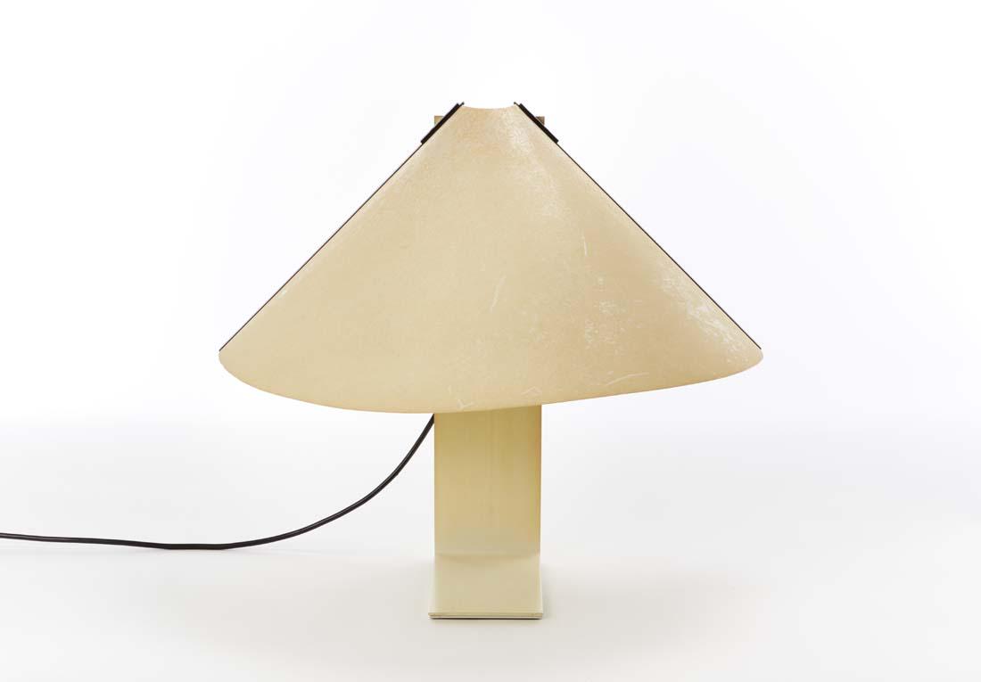 Vico Magistretti (Milano 1920 - Milano 2006) Table lamp (1 of 1)