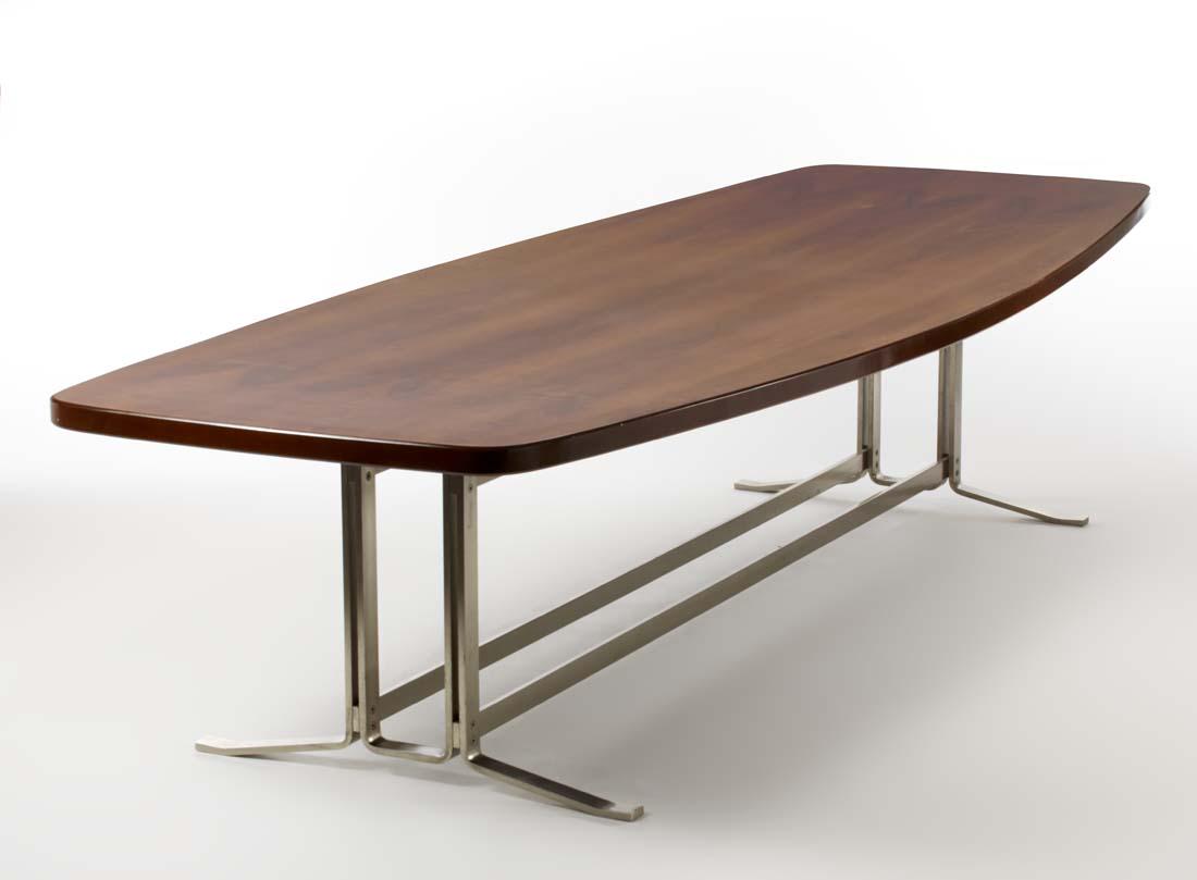 Gianni Moscatelli (1930) * Large meeting table with: Gianni Moscatelli (1930) * Large meeting table with edged and wood veneered top. Brushed steel structure. Produced by Formanova, Meda, 1970ca. Marked on the metal structure. (350x77.5x129.5 cm.) (slig