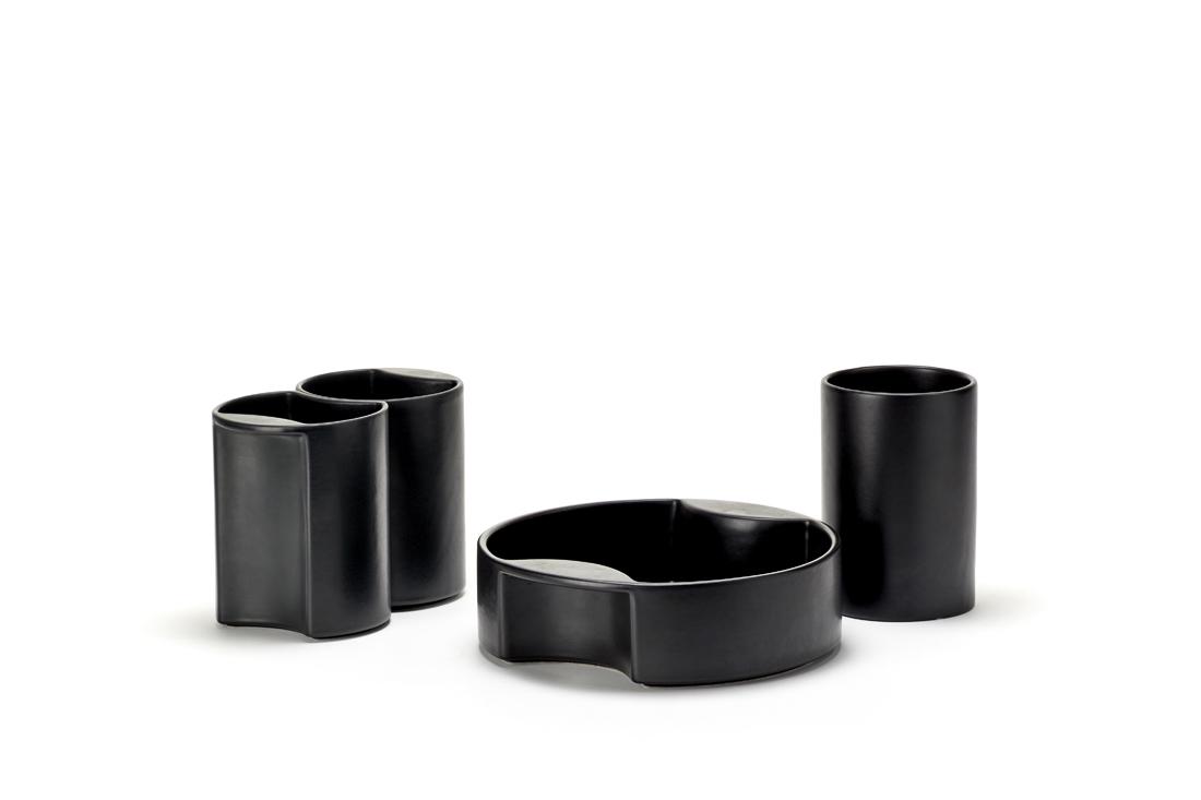 Ambrogio Pozzi (Varese 1931 - 2012) Lot of four: Ambrogio Pozzi (Varese 1931 - 2012) Lot of four ceramics model "Quasitondo". Manufacture of Ceramiche Franco Pozzi, Gallarate, 20th century. Black glazed ceramic. With the brand of the manufacture und