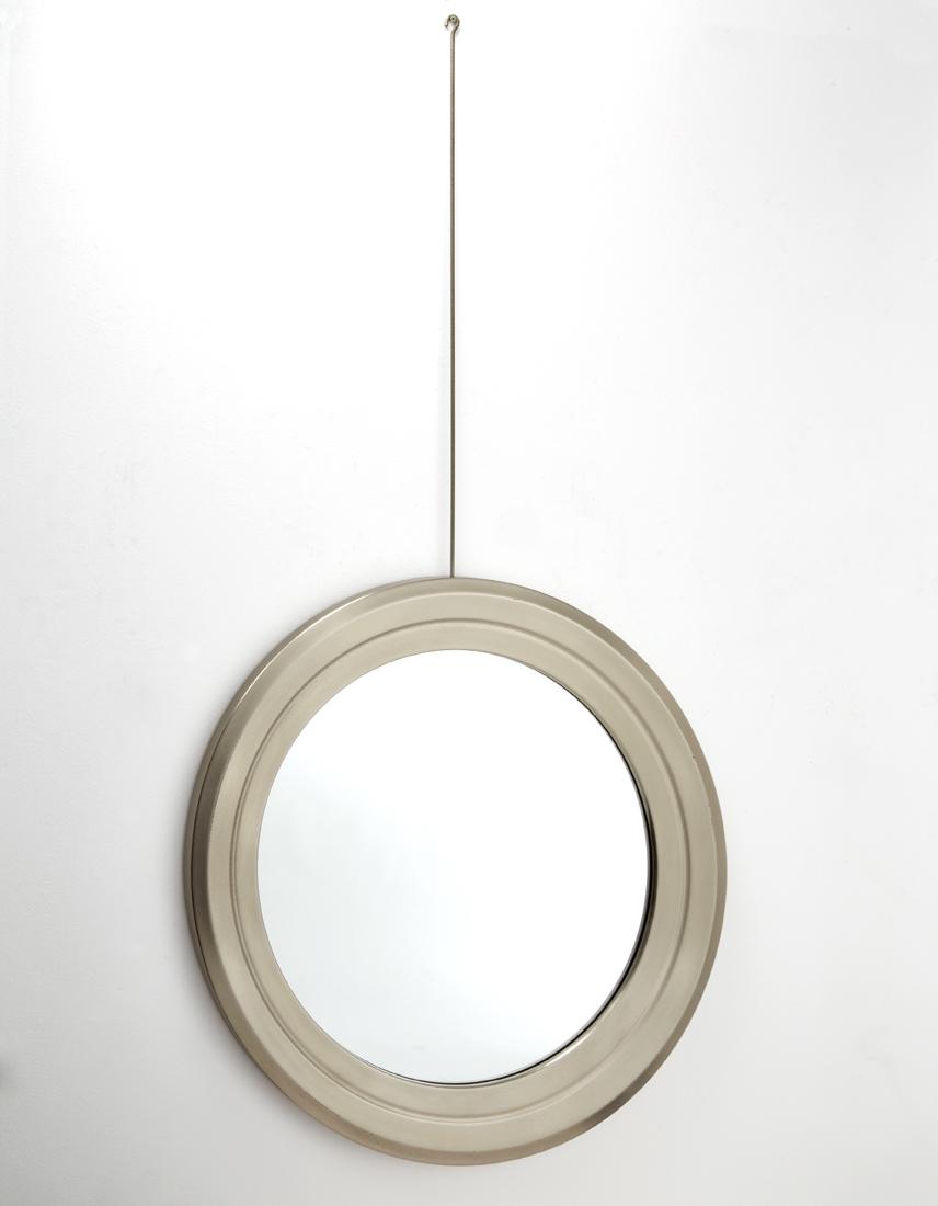 Gianni Moscatelli (1930) Circular mirror. Produced by: Gianni Moscatelli (1930) Circular mirror. Produced by Formanova, Meda, 1970s. Brushed steel. (d 92 cm.) IT Specchio circolare. Produzione Formanova, Meda, anni '70. Acciaio spazzolato. (d cm 92)