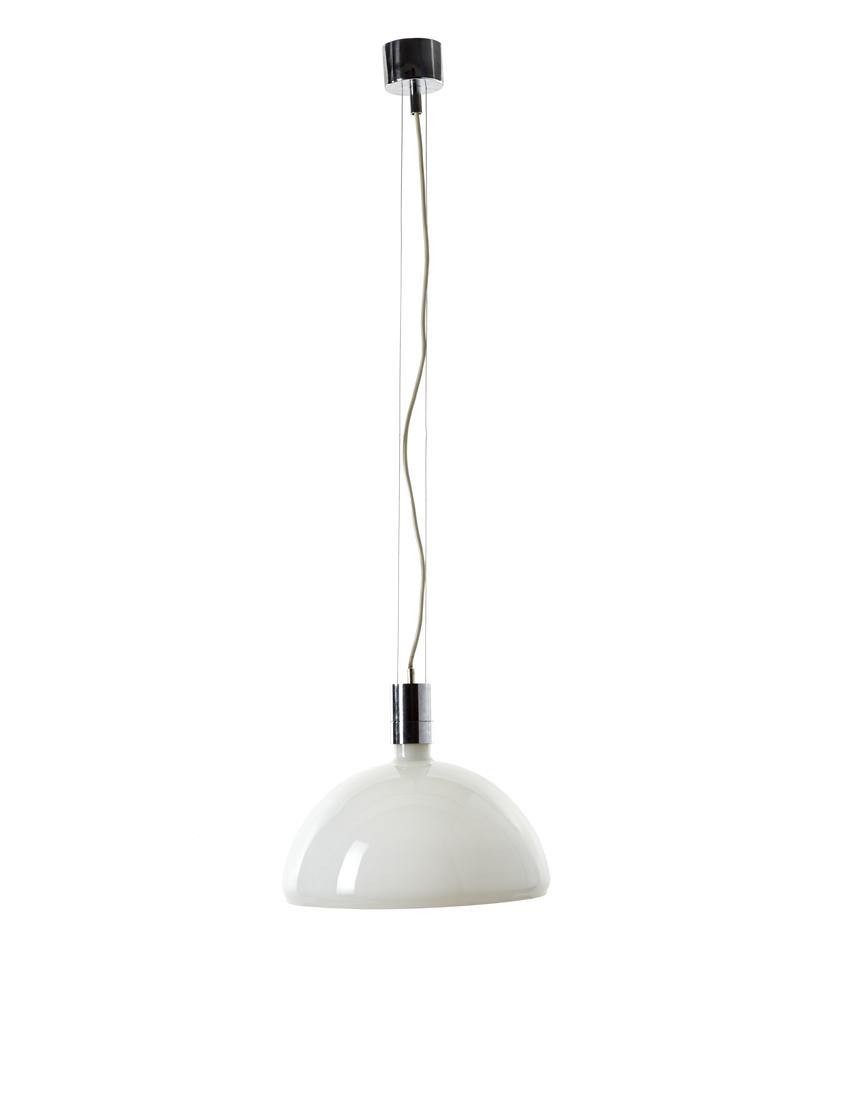 Franco Albini (1905-1977), Franca Helg (1920-1989) e: Franco Albini (1905-1977), Franca Helg (1920-1989) e Antonio Piva (1936) Suspension lamp of the series "AM/AS". Produced by Sirrah, Imola, 1969. Chromed metal and lattimo glass. (h 35 cm.; d 40 cm.) (