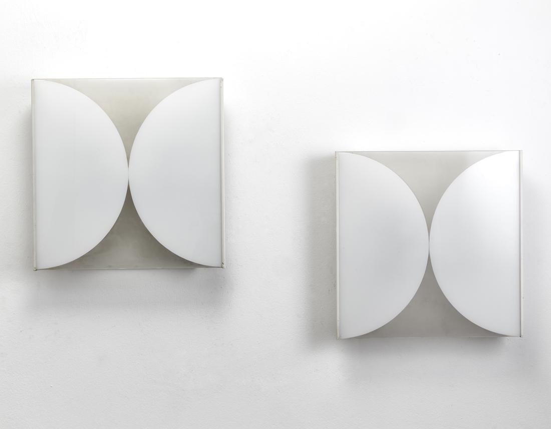Bobo Piccoli (Milano 1927 - Milano 1981) Pair of: Bobo Piccoli (Milano 1927 - Milano 1981) Pair of ceiling lamps model "Clessidra". Produced by Fontana Arte, Milan, 1970. White enamelled metal, colorless transparent satin glass with white decoration.