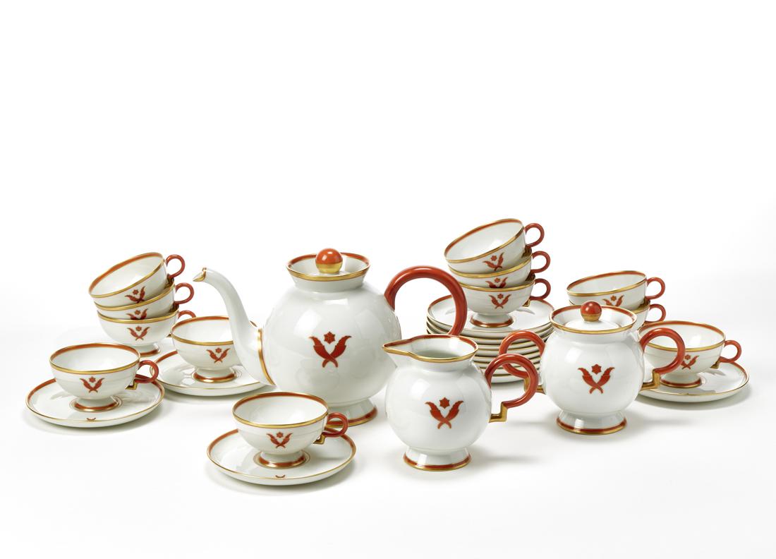 Gio Ponti (Milano 1891 - Milano 1979) Tea set consisting of a teapot, a milk jug, a sugar bowl, (1 of 1)