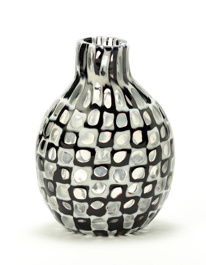 Tobia Scarpa (Venezia 1935) Vase of the series "Occhi". Execution by Venini, Murano, 1959/1960. (1 of 2)