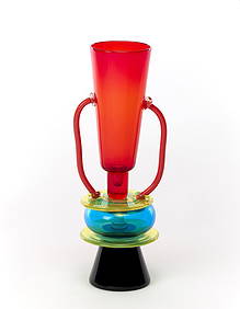 Ettore Sottsass (Innsbruck 1917 - Milano 2007) Vase model "Sirio". Execution by Memphis/Compagnia (1 of 2)