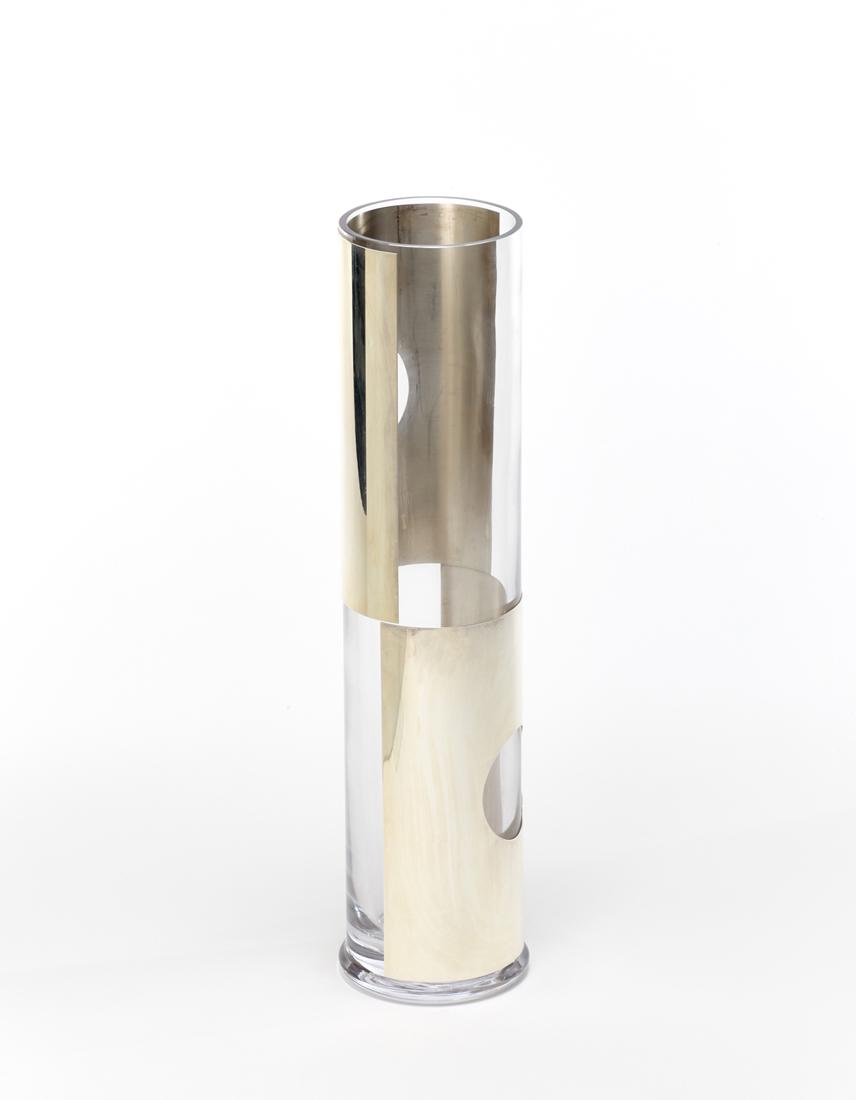 Lino Sabattini (Correggio 1925 - 2016) Vase in transparent colorless glass and silver metal.: Lino Sabattini (Correggio 1925 - 2016) Vase in transparent colorless glass and silver metal. Bregnano, 1980s. Incussion marked "Sabattini Made in Italy". (h 48 cm.) IT Vaso in vetro trasparente incolo
