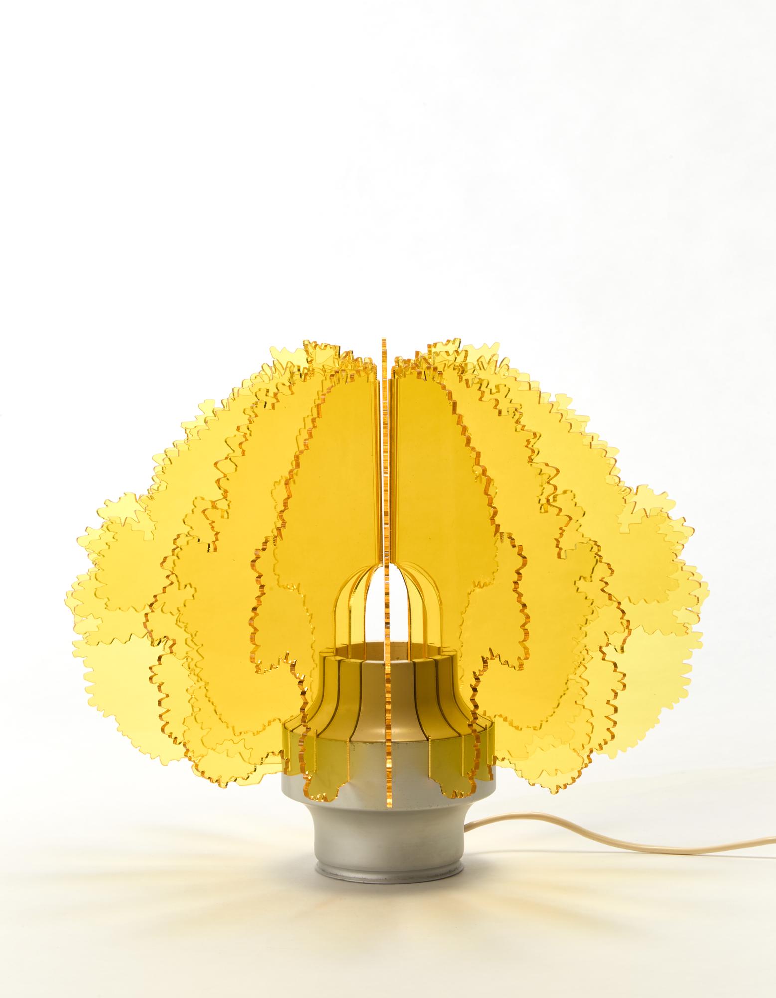 Ennio Lucini (1934) Table lamp model "Cespuglio". Produced by Harvey Guzzini DH, Italy, 1968. Satin: Ennio Lucini (1934) Table lamp model "Cespuglio". Produced by Harvey Guzzini DH, Italy, 1968. Satin and white lacquered aluminum, yellow plexiglass. (h 34 cm.) (slight defects) Literature 1000 Lights,