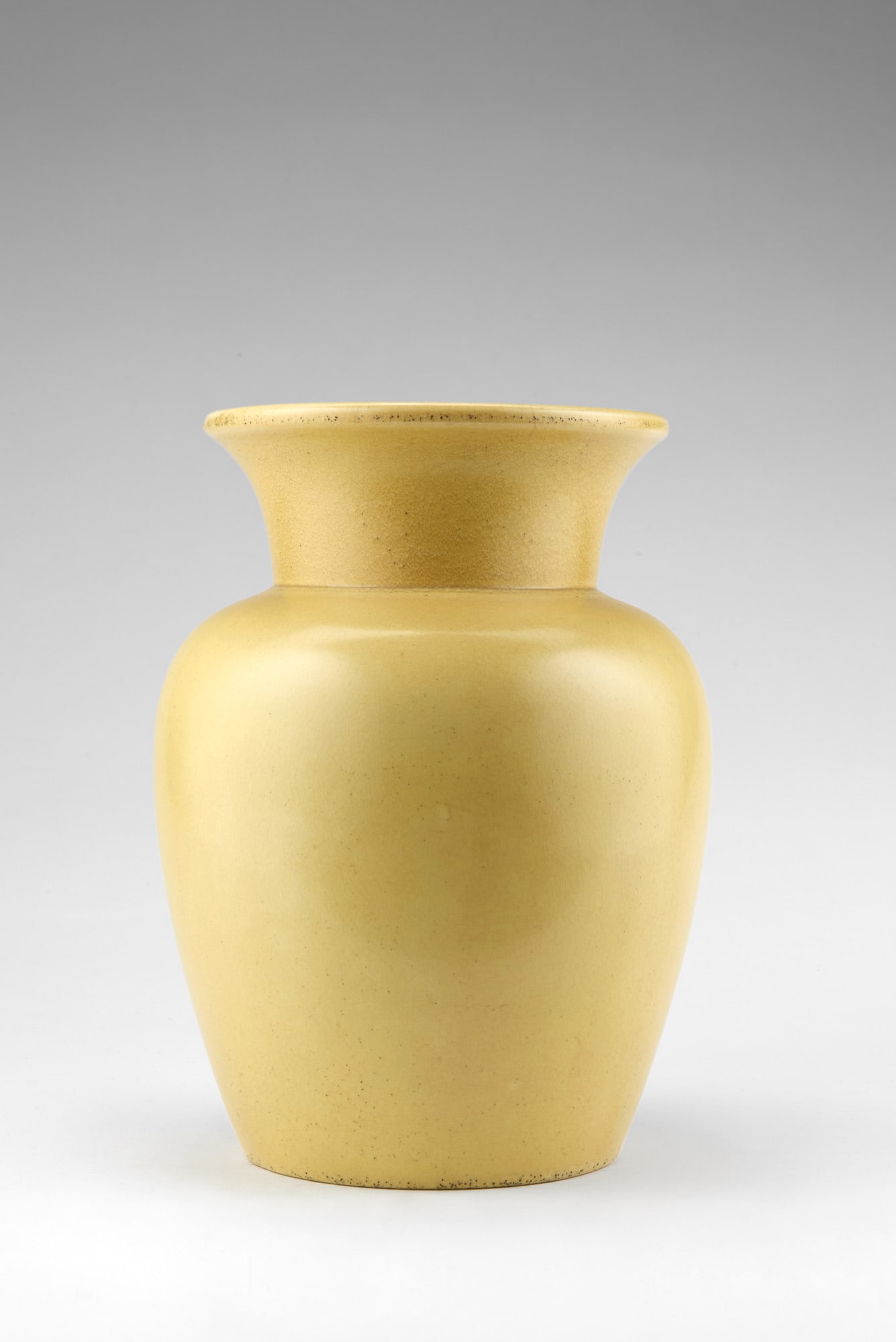 Giovanni Gariboldi (Milano 1908 - Milano 1971) Vase. Execution by Richard Ginori S.Cristoforo, (1 of 1)