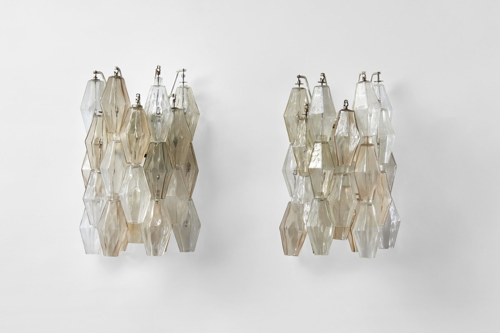 Venini  Pair of appliques of the series "Poliedri". Murano, 1960s/1970s. White painted metal (1 of 1)