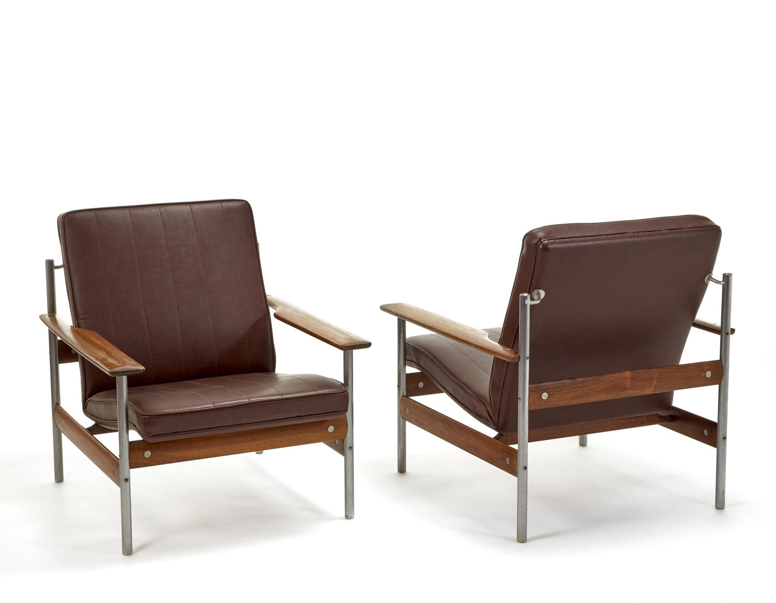 Sven Ivar Dysthe (Oslo 1931) Pair of armchairs model "1001 AF". Produced by Dokka Møbler, Norway, (1 of 1)