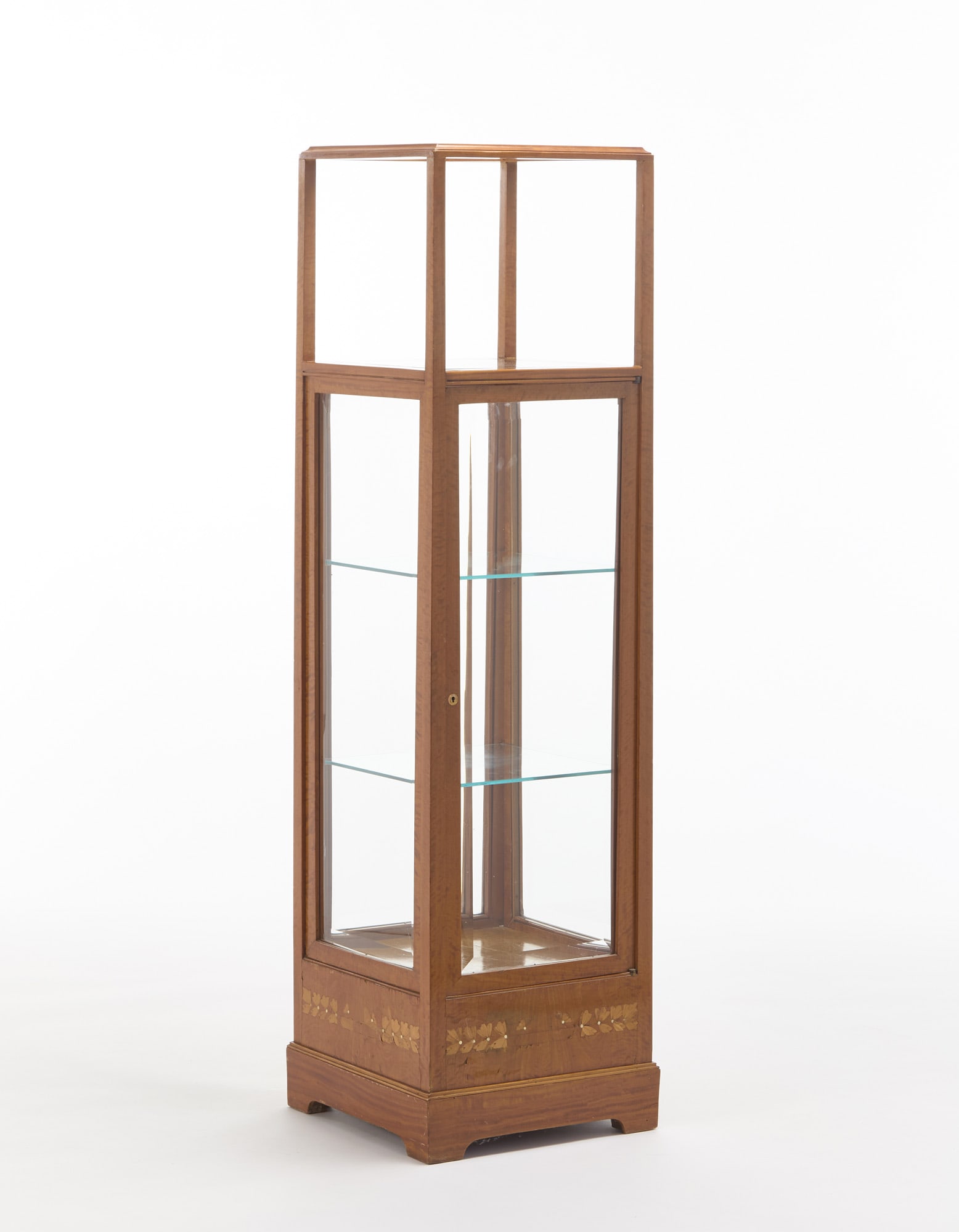 Piero Zen (1879 - 1950) Small Liberty column showcase with a door and open top at the top, decorated (1 of 1)