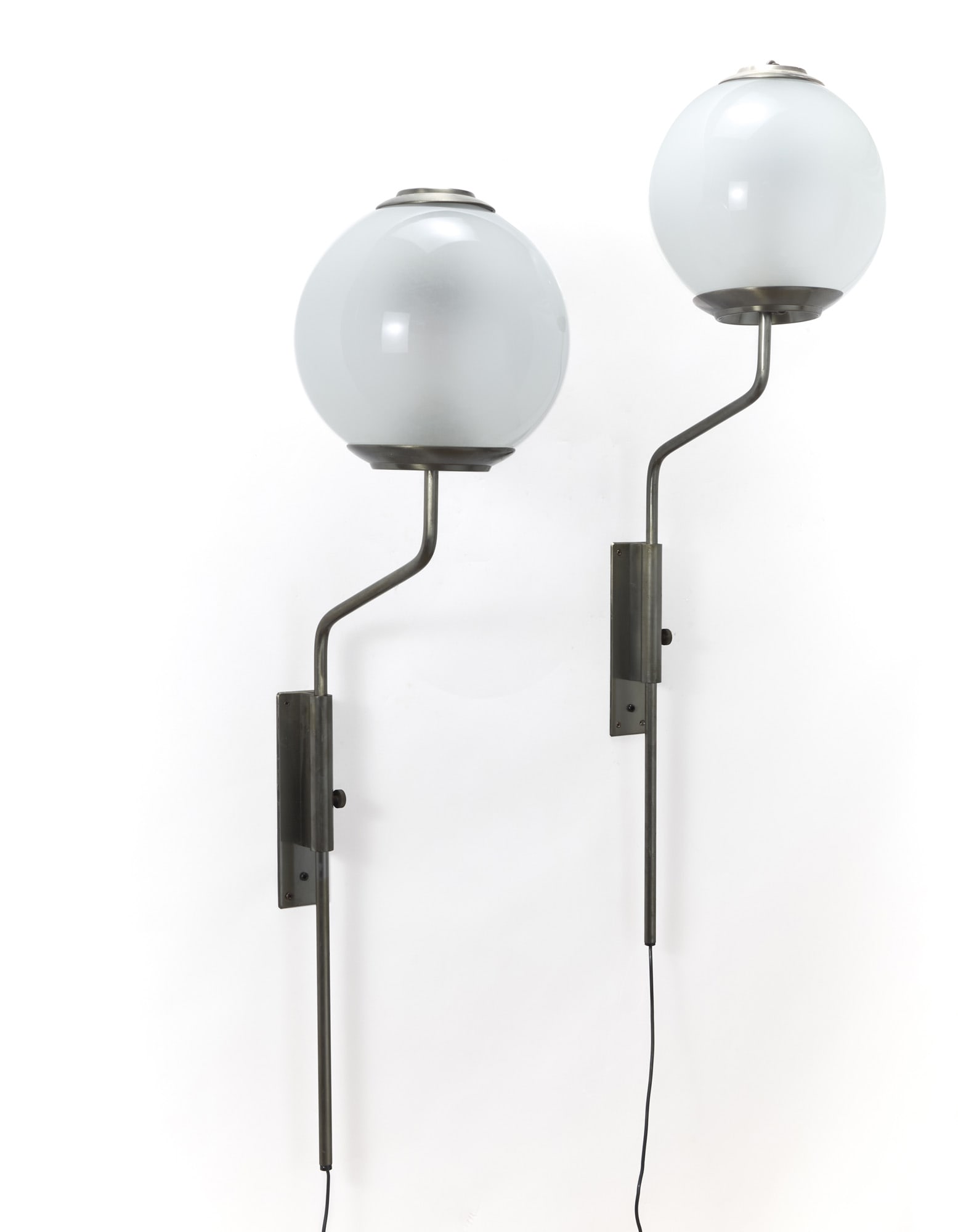 Luigi Caccia Dominioni (Milano 1913 - 2016) Pair of wall lamps model "LP11". Azucena, 1950s. (1 of 1)