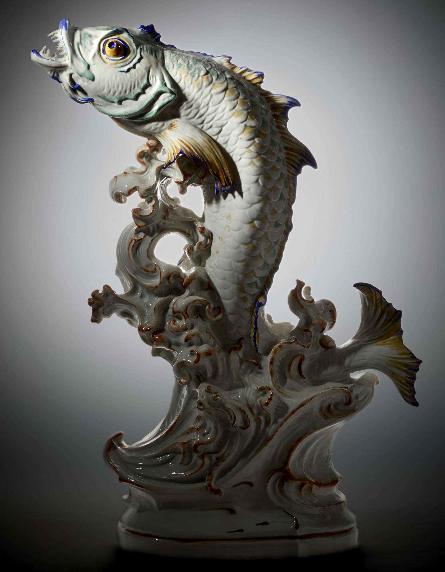 Hugo Meisel (1887 - 1996) "Carpa nelle onde" Rare porcelain sculpture painted in polychrome under (1 of 5)
