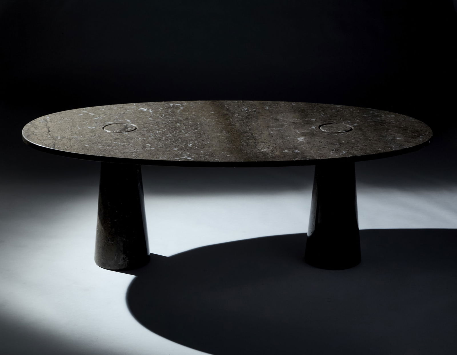 Angelo Mangiarotti (Milano 1921 - Milano 2012) Dining table of the series "Eros". Execution by (1 of 3)