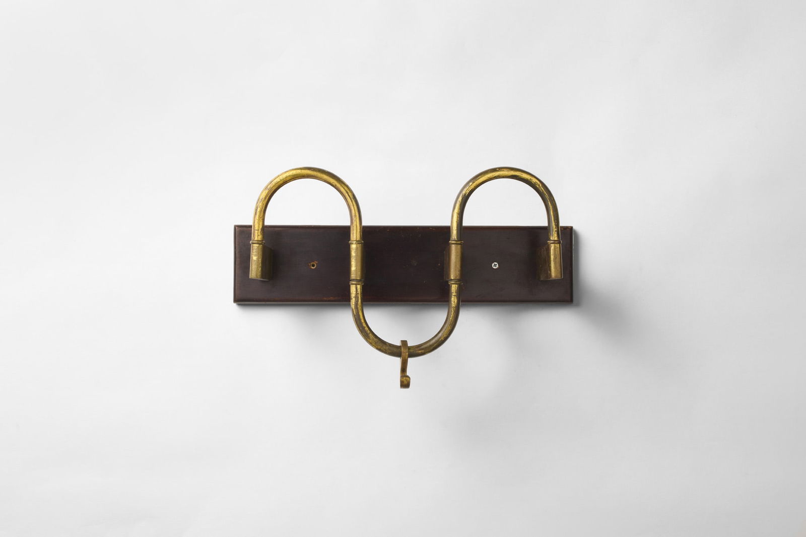 Osvaldo Borsani (Varedo 1911 - Milano 1985) Brass and wood coat rack. Execution by ABV Atelier (1 of 1)