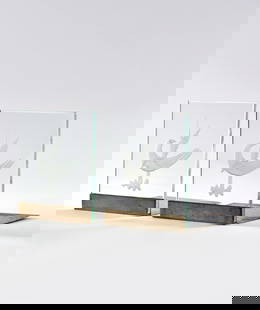 Gio Ponti (Milano 1891 - 1979) Pair of bookends. Execution by Fontana Arte, Milan, 1930s. Glass: Gio Ponti (Milano 1891 - 1979) Pair of bookends. Execution by Fontana Arte, Milan, 1930s. Glass decorated with birds, brass frame. (12x14.5x16 cm.) Literature Per esemplari simili: L. Falconi, Gio Pon