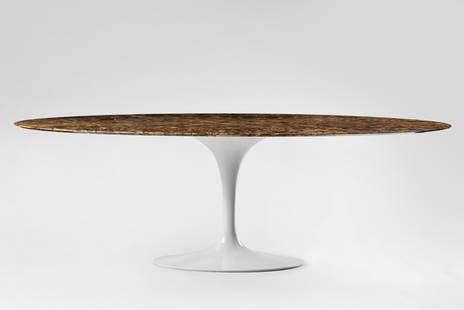 Eero Saarinen (Kirkkonummi 1910 - Ann Arbor 1961) Table model "Tulip". Produced by Knoll: Eero Saarinen (Kirkkonummi 1910 - Ann Arbor 1961) Table model "Tulip". Produced by Knoll International, Usa, disegno del 1956, esemplare degli anni 2000. Marble top, cast aluminum pedestal and white R