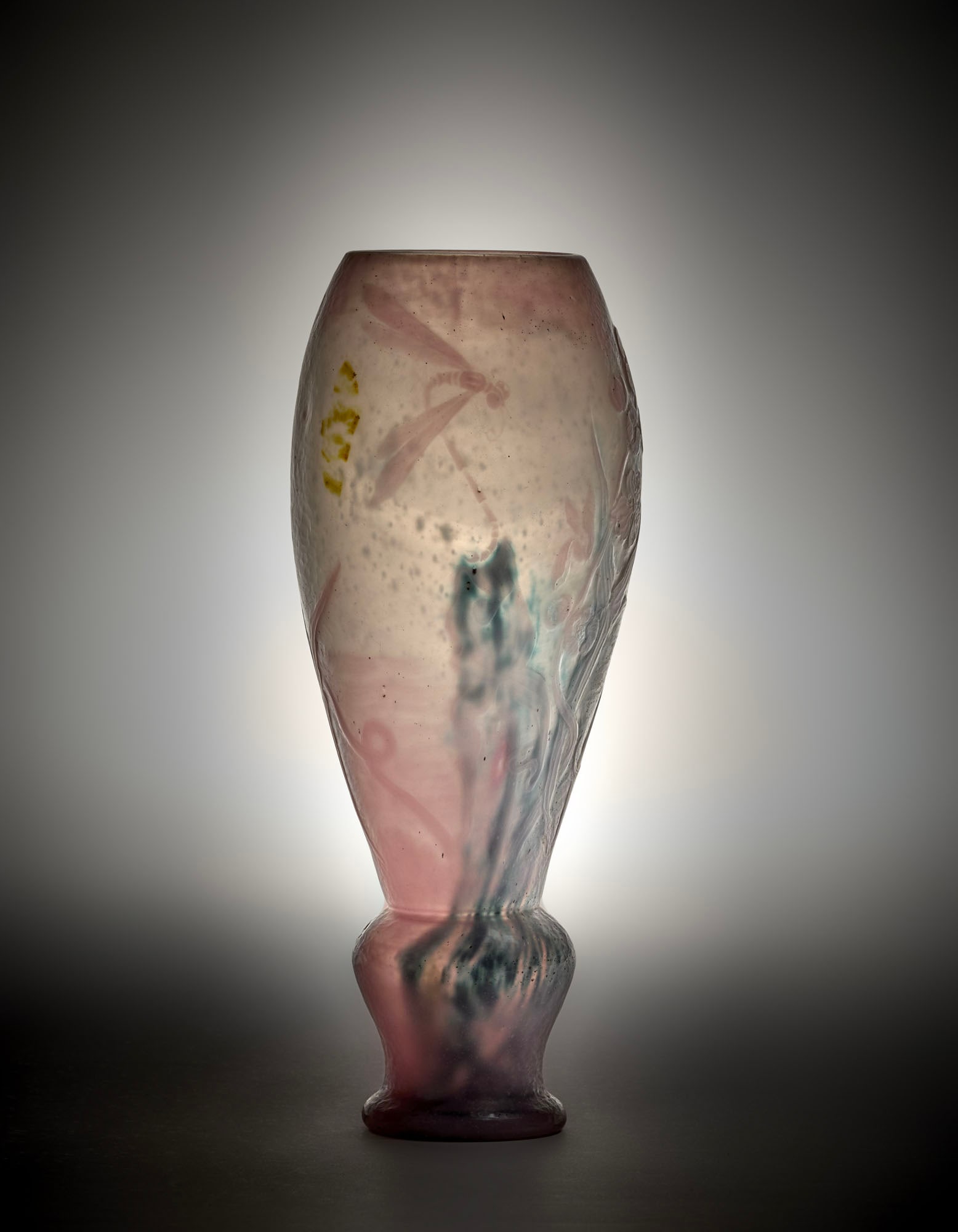 Emile Gallé (Nancy 1846 - 1904) Cameo glass vase, engraved with acid and wheel, with polychrome (1 of 3)