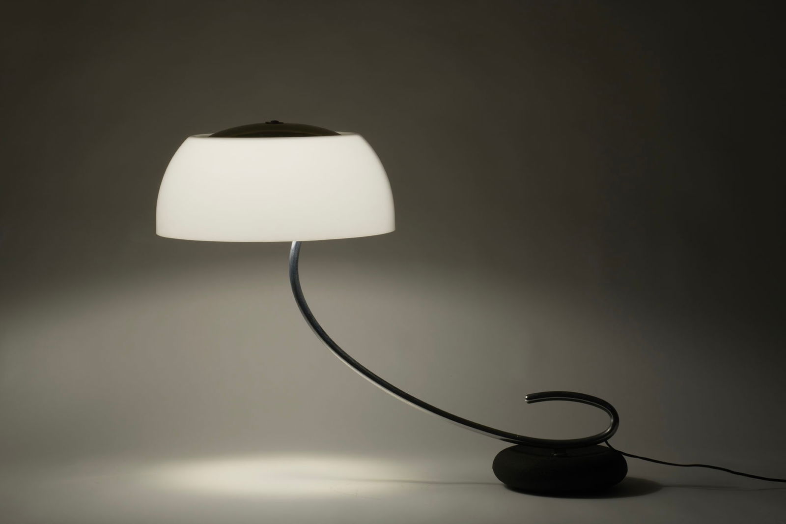 BBPR (Banfi, Barbiano di Belgiojoso, Peressutti, Rogers) Floor/table lamp model "538". Produced by (1 of 3)