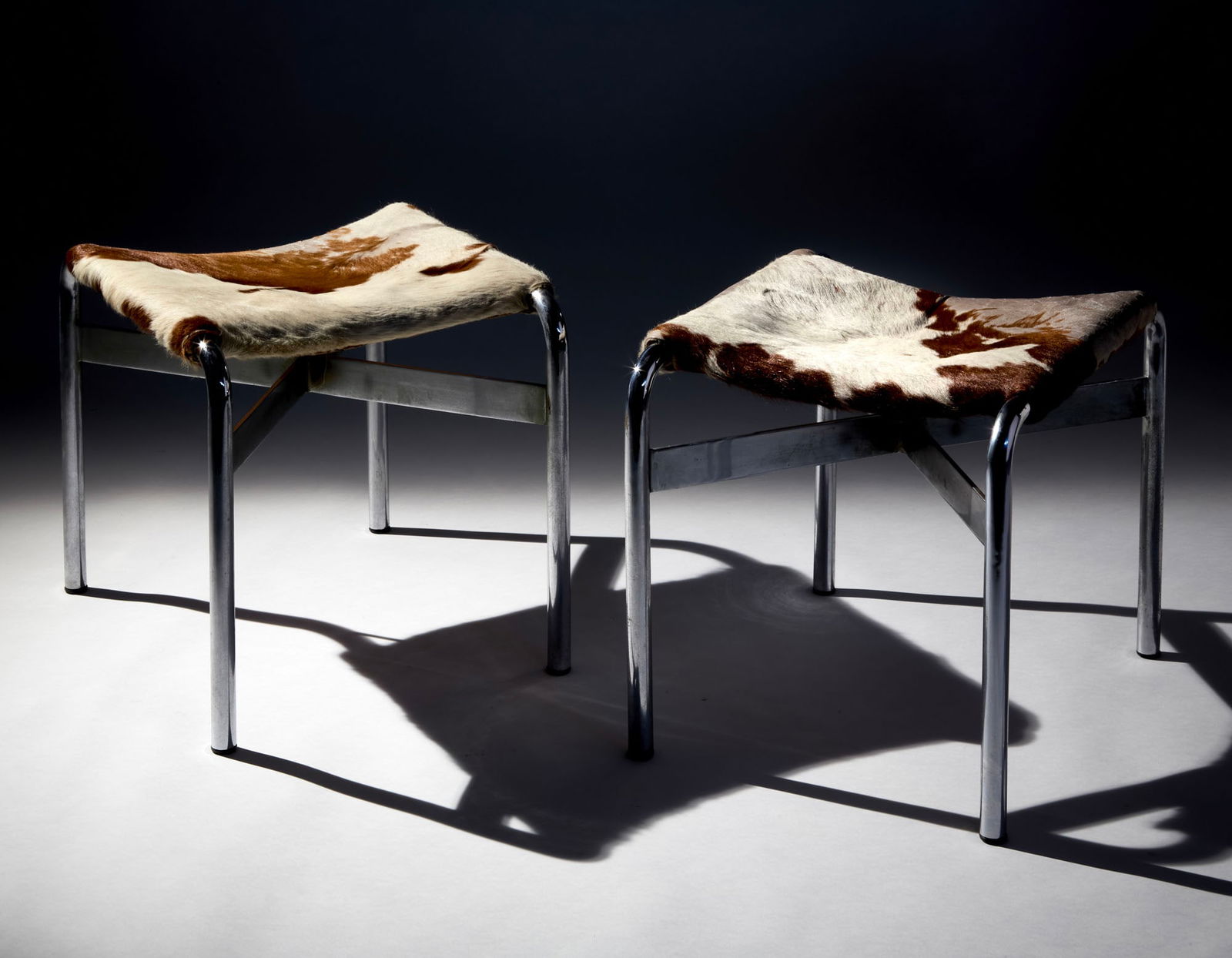 Luigi Figini (1903 - 1984) e Gino Pollini (1903 - 1981) Pair of stools. Milan, 1935. Chrome-plated (1 of 3)