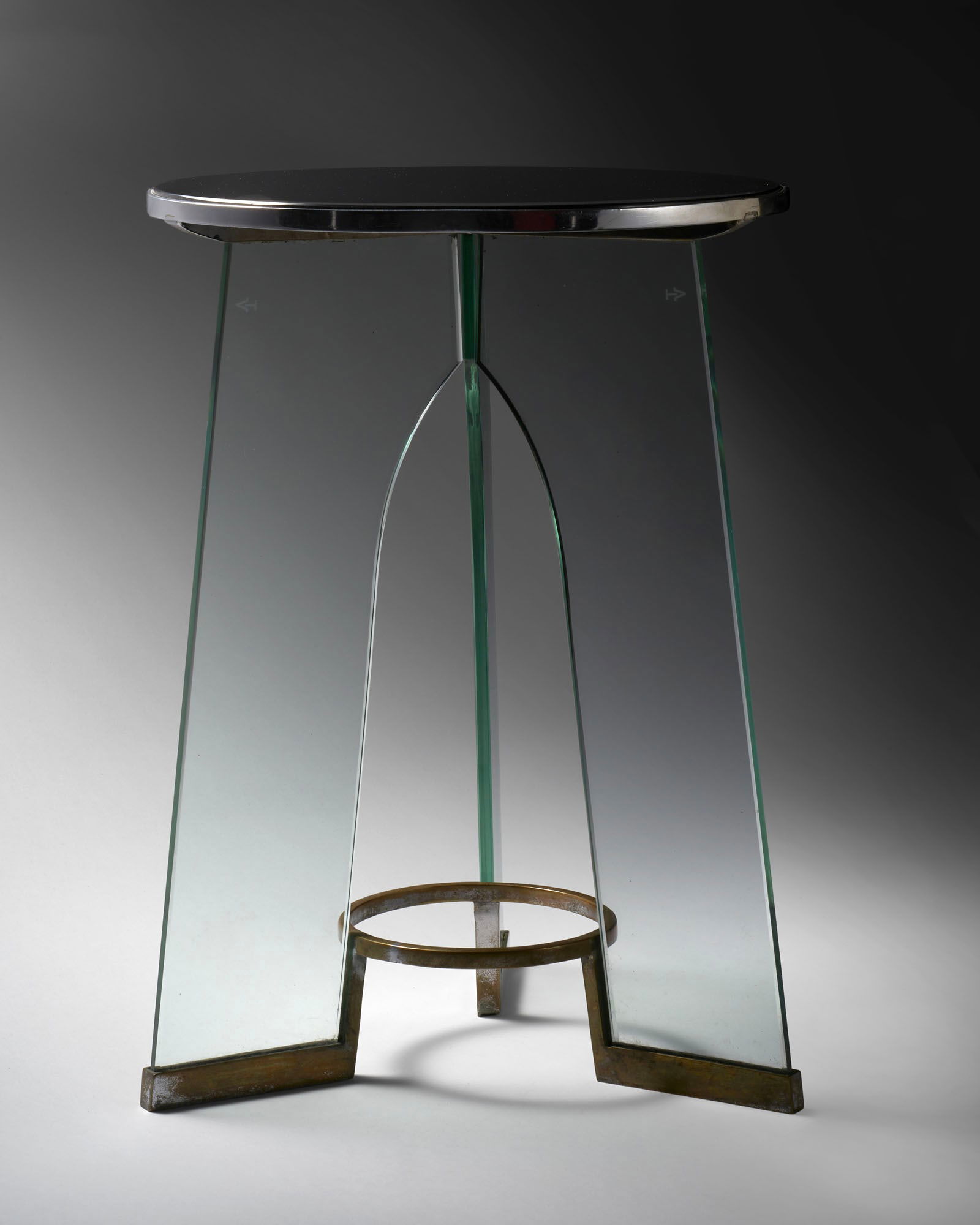 Gio Ponti (Milano 1891 - 1979) Coffee table with circular black opaline top and tripod support in (1 of 3)