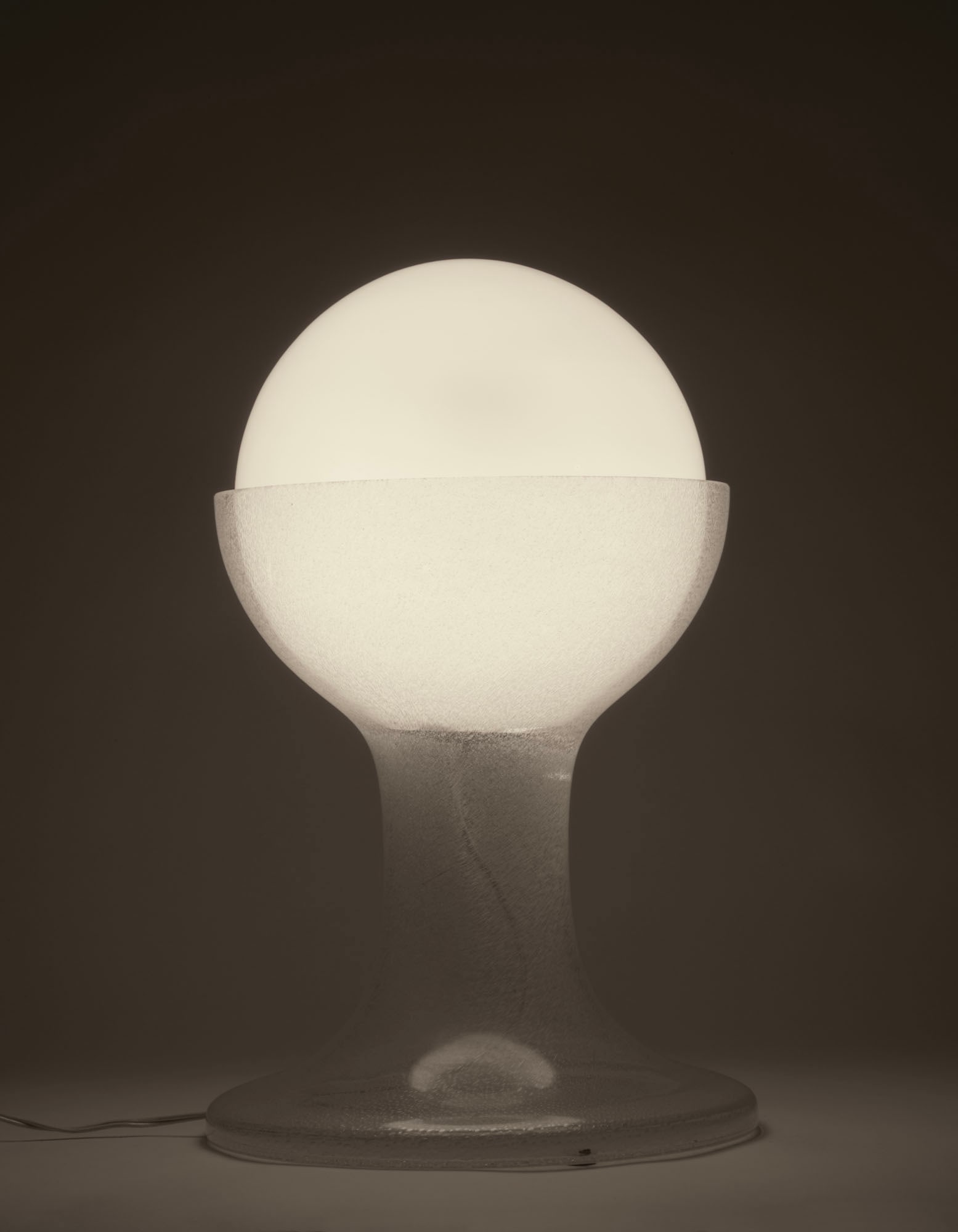 Carlo Nason (Murano 1935) Table lamp model "LT216". Execution by Mazzega, Murano, 1973. Blown glass.: Carlo Nason (Murano 1935) Table lamp model "LT216". Execution by Mazzega, Murano, 1973. Blown glass. (h 52 cm.; d 31 cm.) IT Lampada da tavolo modello "LT216". Esecuzione Mazzega, Murano, 1973. Vetro