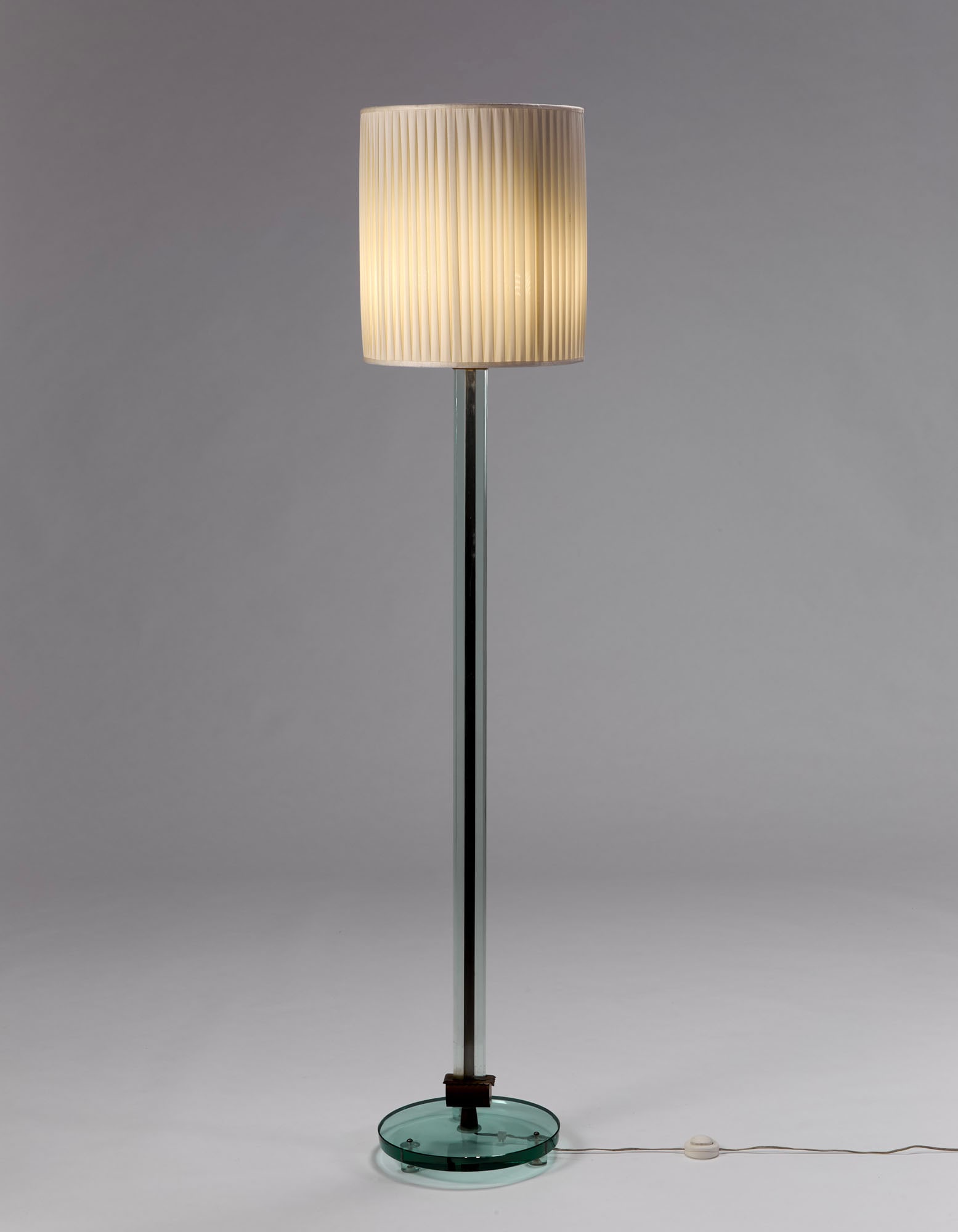 Luigi Brusotti (Attributed) Three-light floor lamp with metal frame and thick crystal, brass (1 of 2)