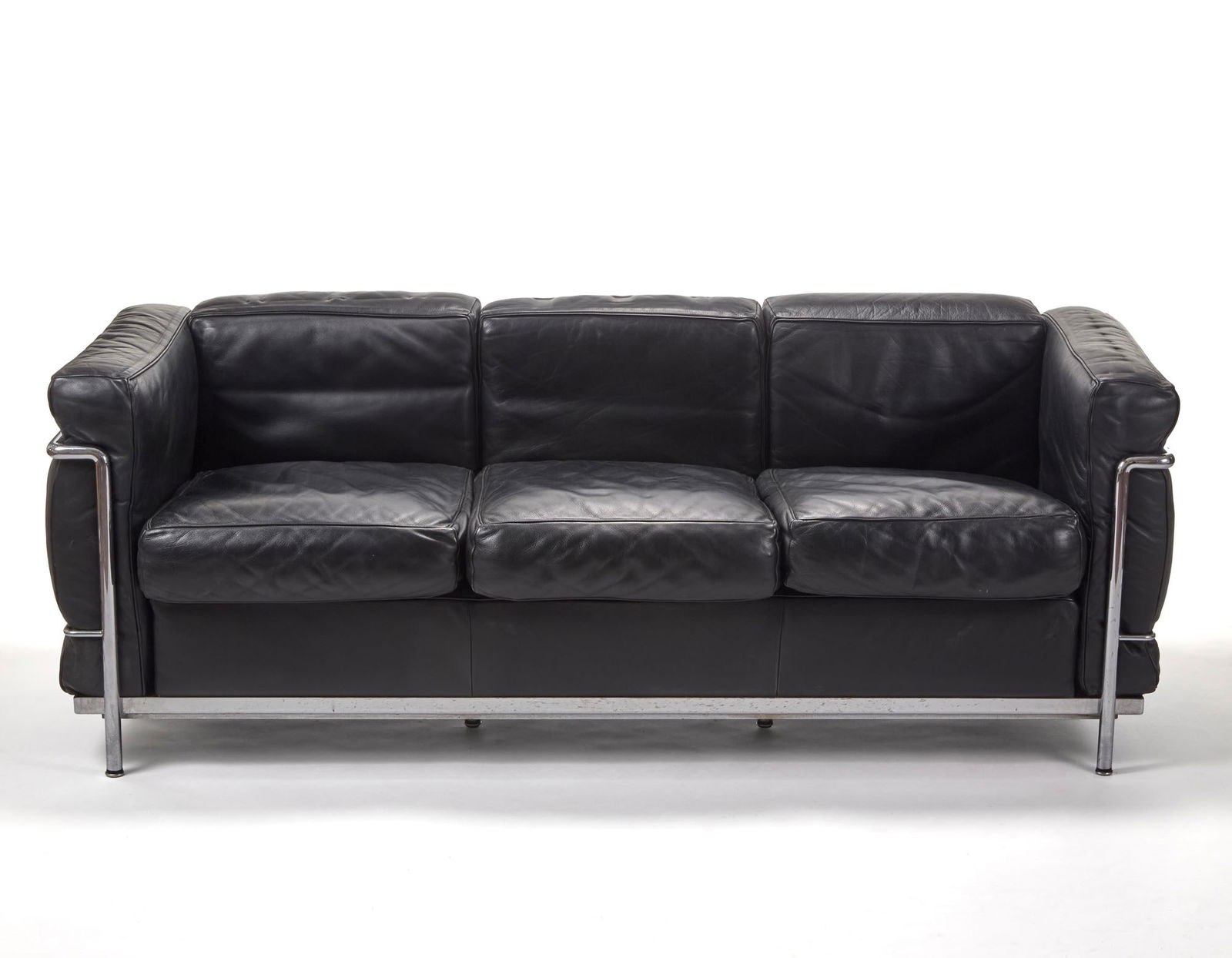 Le Corbusier (1887-1965), Pierre Jeanneret (1896-1967), Charlotte Perriand (1903-1999) Three-seater (1 of 1)