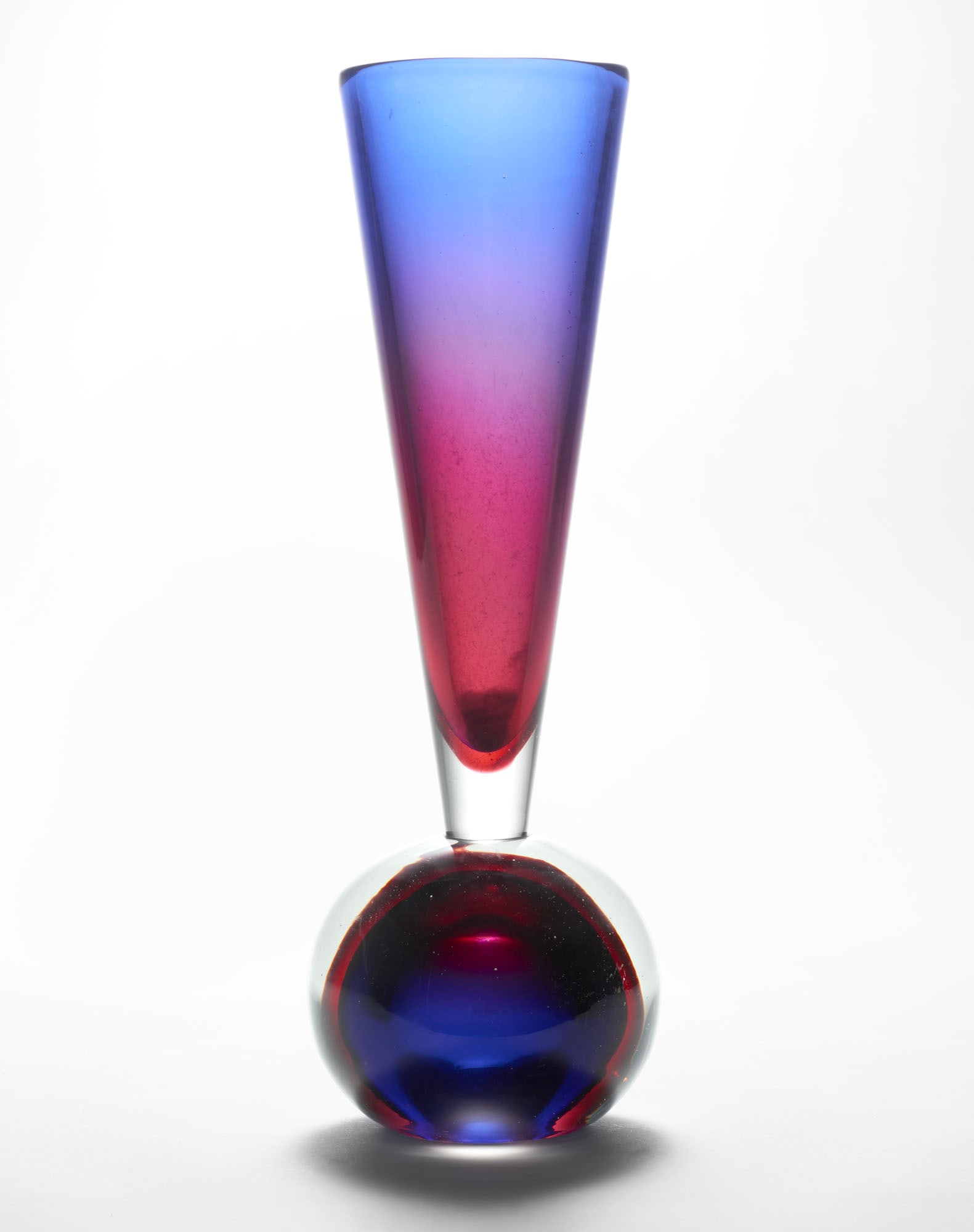 Flavio Poli (Chioggia 1900 - Venezia 1984) (Attributed) Sommerso blown glass vase. Execution by: Flavio Poli (Chioggia 1900 - Venezia 1984) (Attributed) Sommerso blown glass vase. Execution by Seguso Vetri d'Arte, Murano, 1950. Signed with acid. (h 34 cm.) Accompanied by certificate of origin Lit