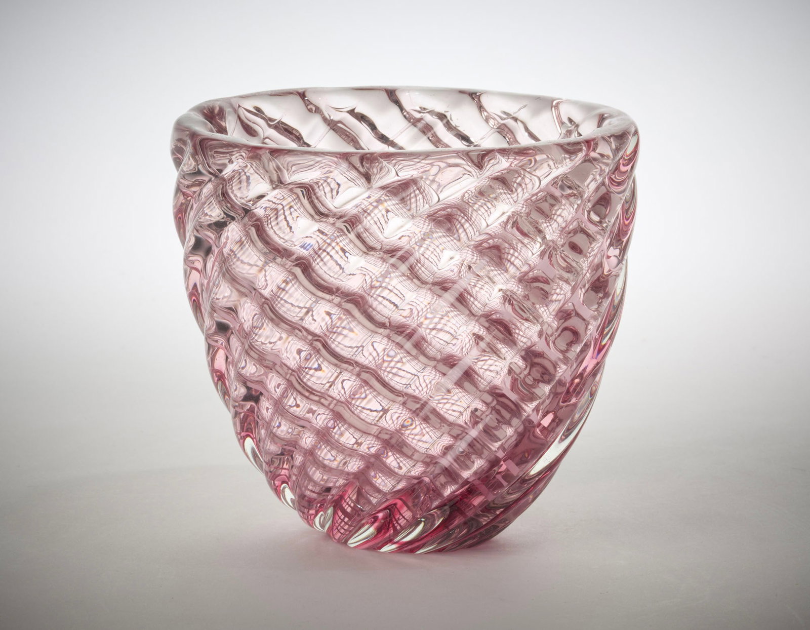 Paolo Venini (Milano 1895 - Venezia 1959) * "Diamante" glass vase in light amethyst model "3556 (1 of 1)