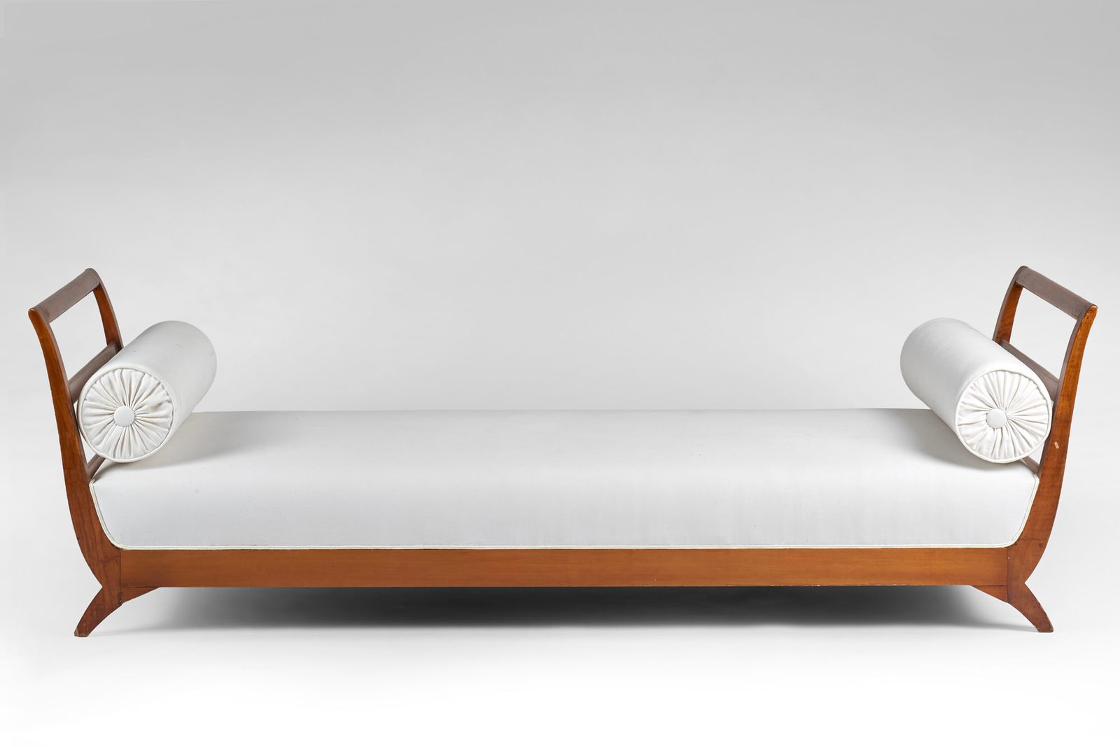 Gigiotti Zanini (Vigo Di Fassa 1893 - Gargnano 1962) (Attributed) * 1900s-style daybed. Milan, (1 of 1)