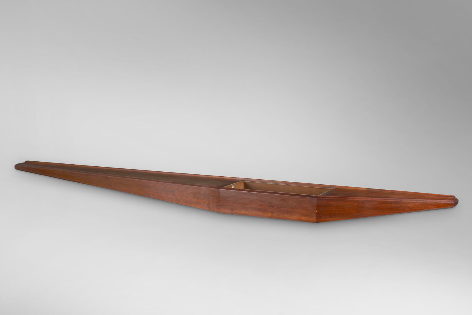 Eugenio Gerli (Milano 1923 - 2013) (Attributed) Large wall-mounted console shelf in solid wood and (1 of 1)