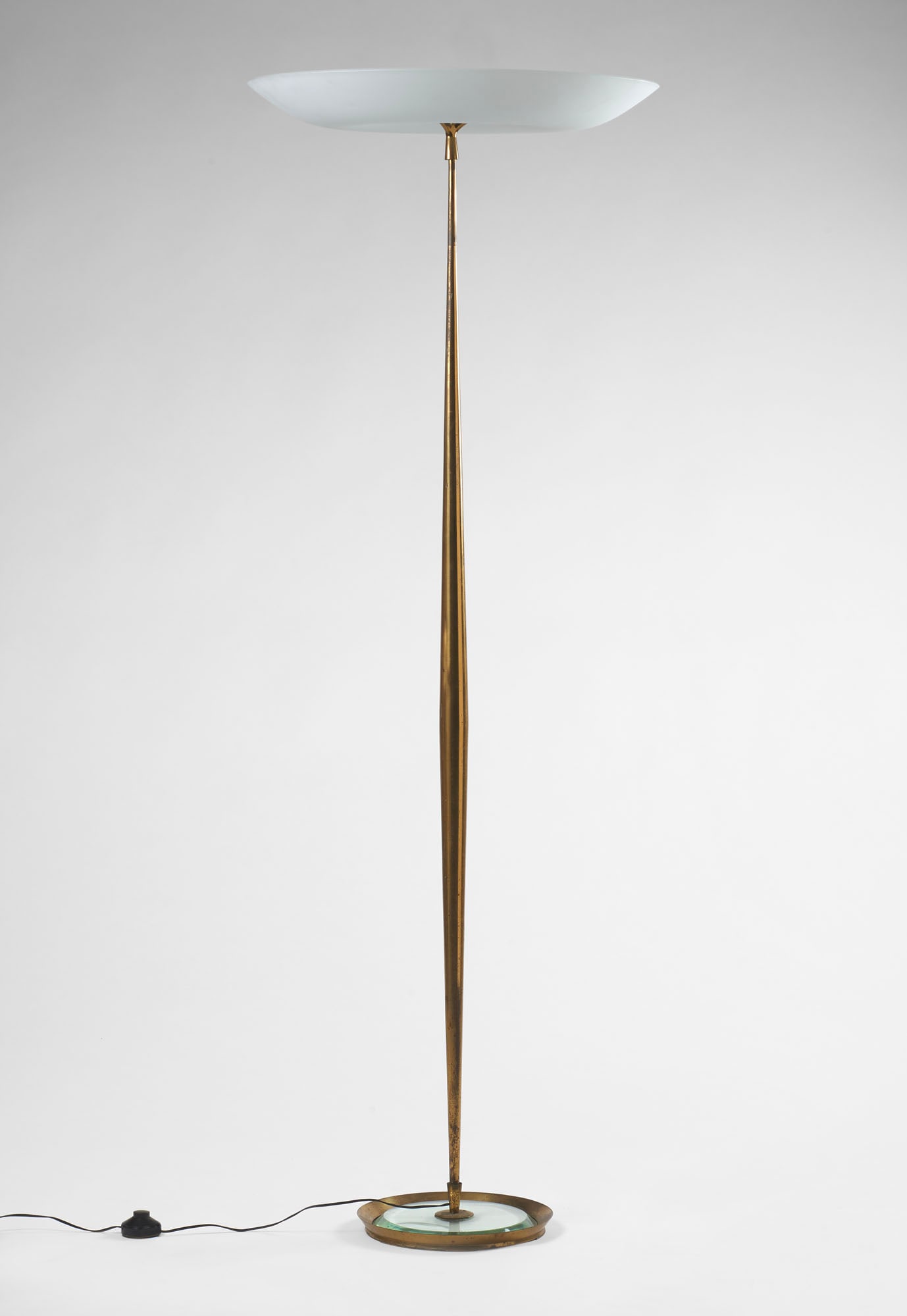 Max Ingrand (Bressuire 1908 - Parigi 1969) Floor lamp model "1692". Execution by Fontana Arte,: Max Ingrand (Bressuire 1908 - Parigi 1969) Floor lamp model "1692". Execution by Fontana Arte, Milan, 1950s. Brushed nickel-plated brass, base in cut crystal. Diffuser in frosted crystal. (restoration
