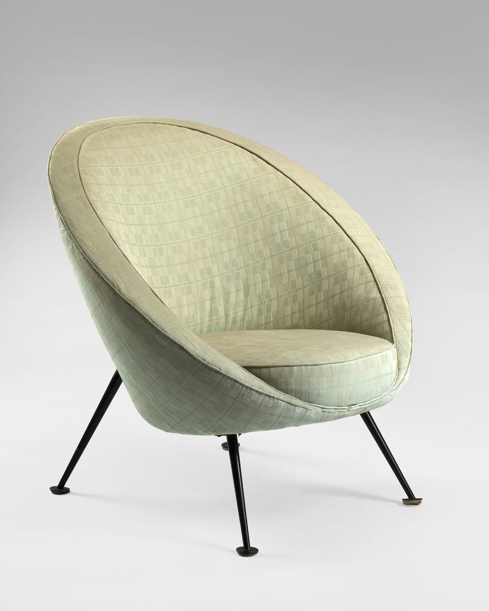 Ico Parisi (Palermo 1916 - Como 1996) Egg-shaped armchair model "813". Execution by Ariberto (1 of 1)