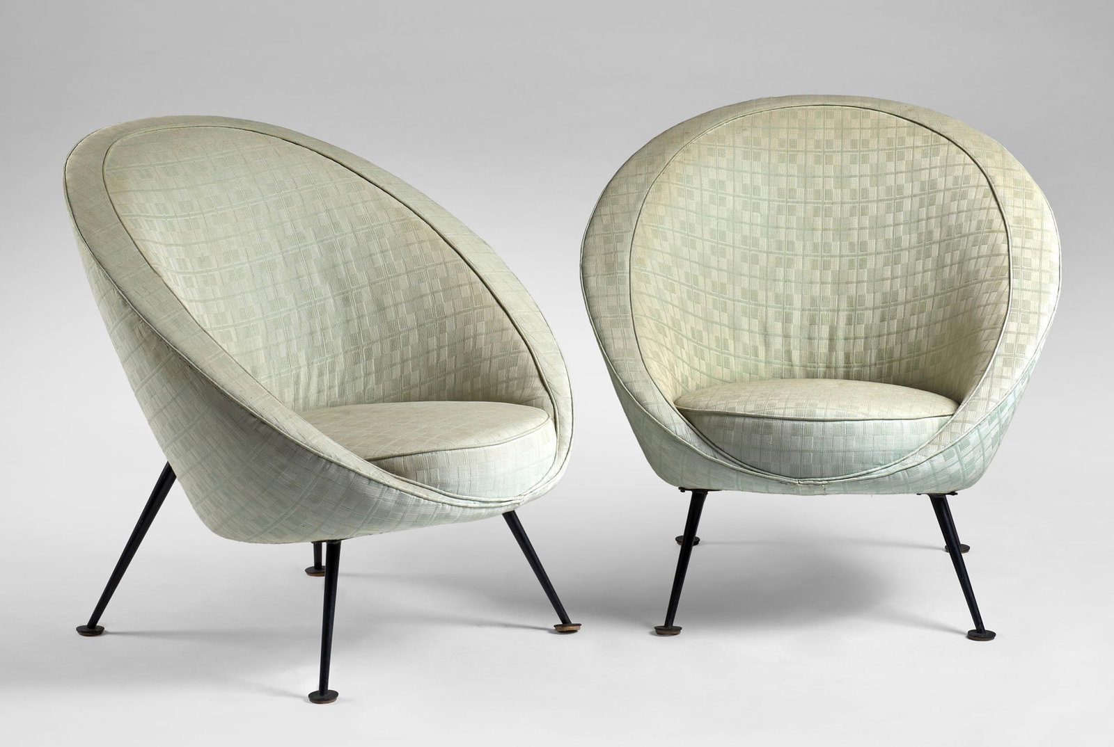 Ico Parisi (Palermo 1916 - Como 1996) Pair of egg-shaped armchairs model "813". Execution by (1 of 1)