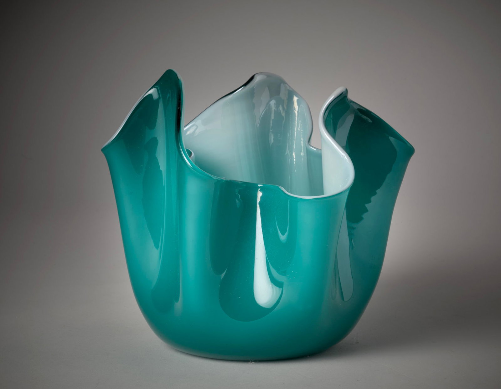 Fulvio Bianconi (Padova 1915 - Milano 1996) * Vase model "Fazzoletto". Manufacture of Venini, (1 of 1)