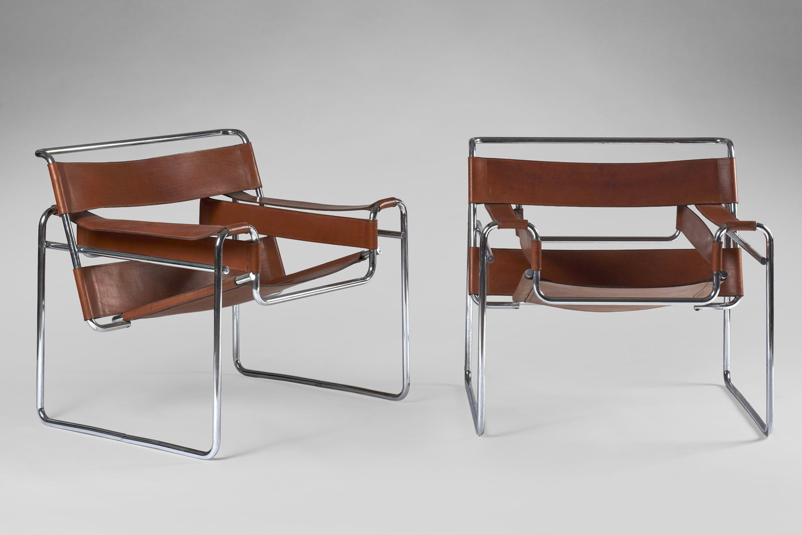 Marcel Breuer (Pécs 1902 - New York 1981) Pair of armchairs model "B3" o "Wassily". Produced by (1 of 1)