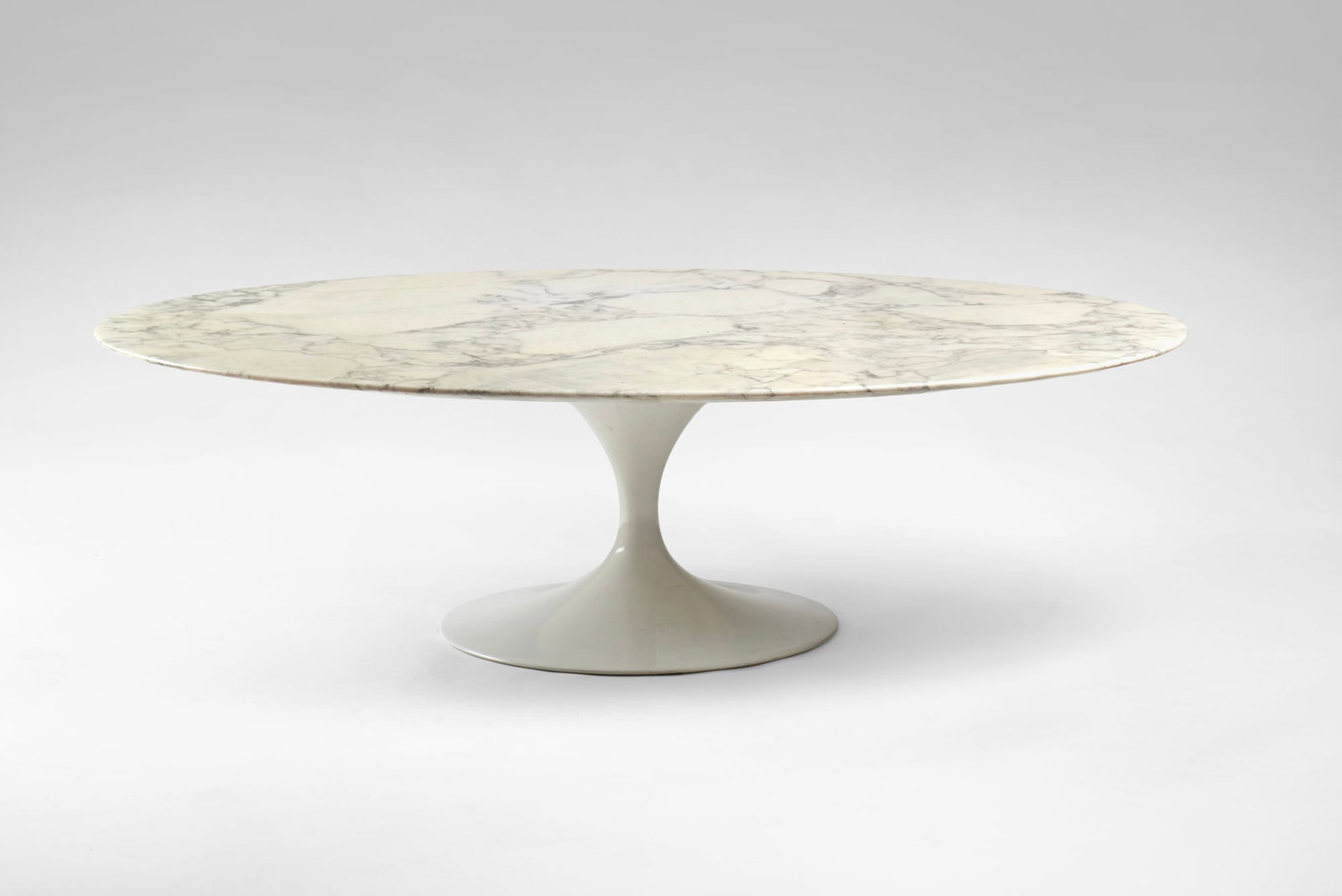 Eero Saarinen (Kirkkonummi 1910 - Ann Arbor 1961) Coffee table model "Tulip". Produced by Knoll (1 of 1)