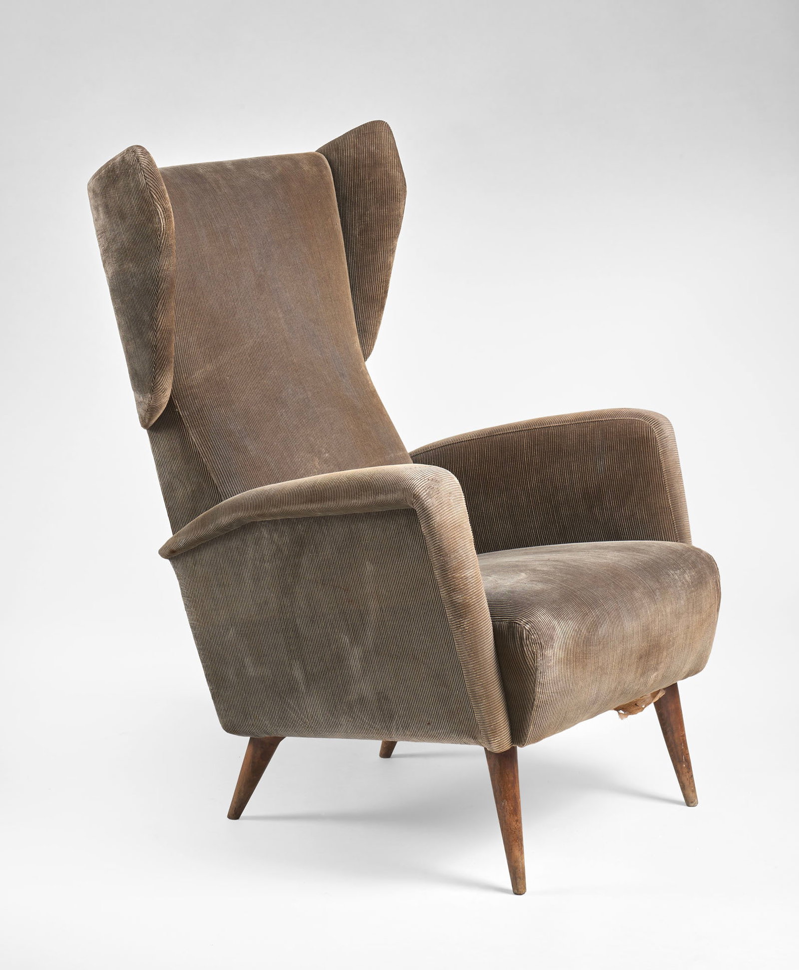 Gio Ponti (Milano 1891 - 1979) * Armchair model "820". Produced by Cassina, Meda, 1950s. Olive green (1 of 2)
