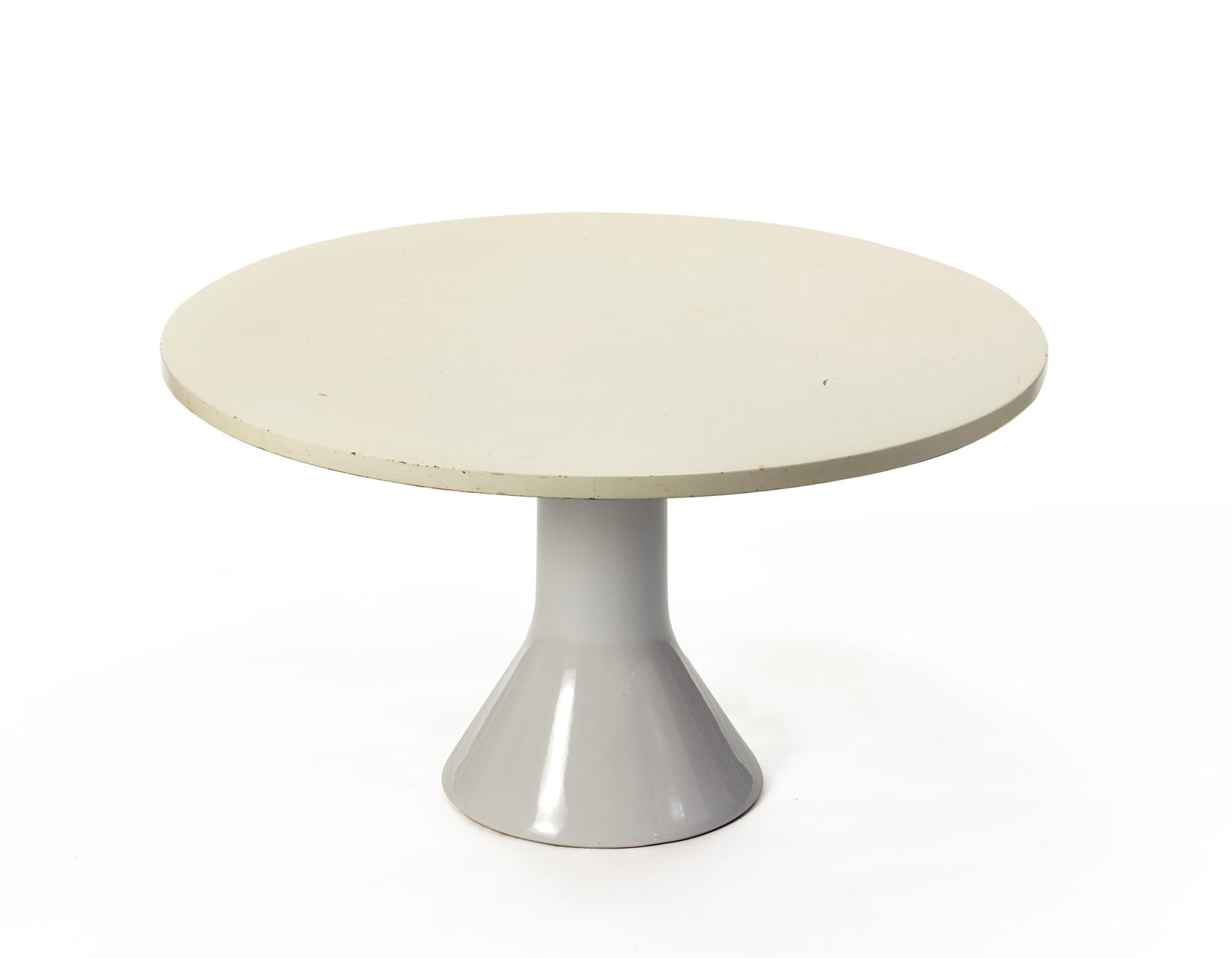 Angelo Mangiarotti (Milano 1921 - 2012) Table with a white glazed ceramic base and a white lacquered (1 of 1)