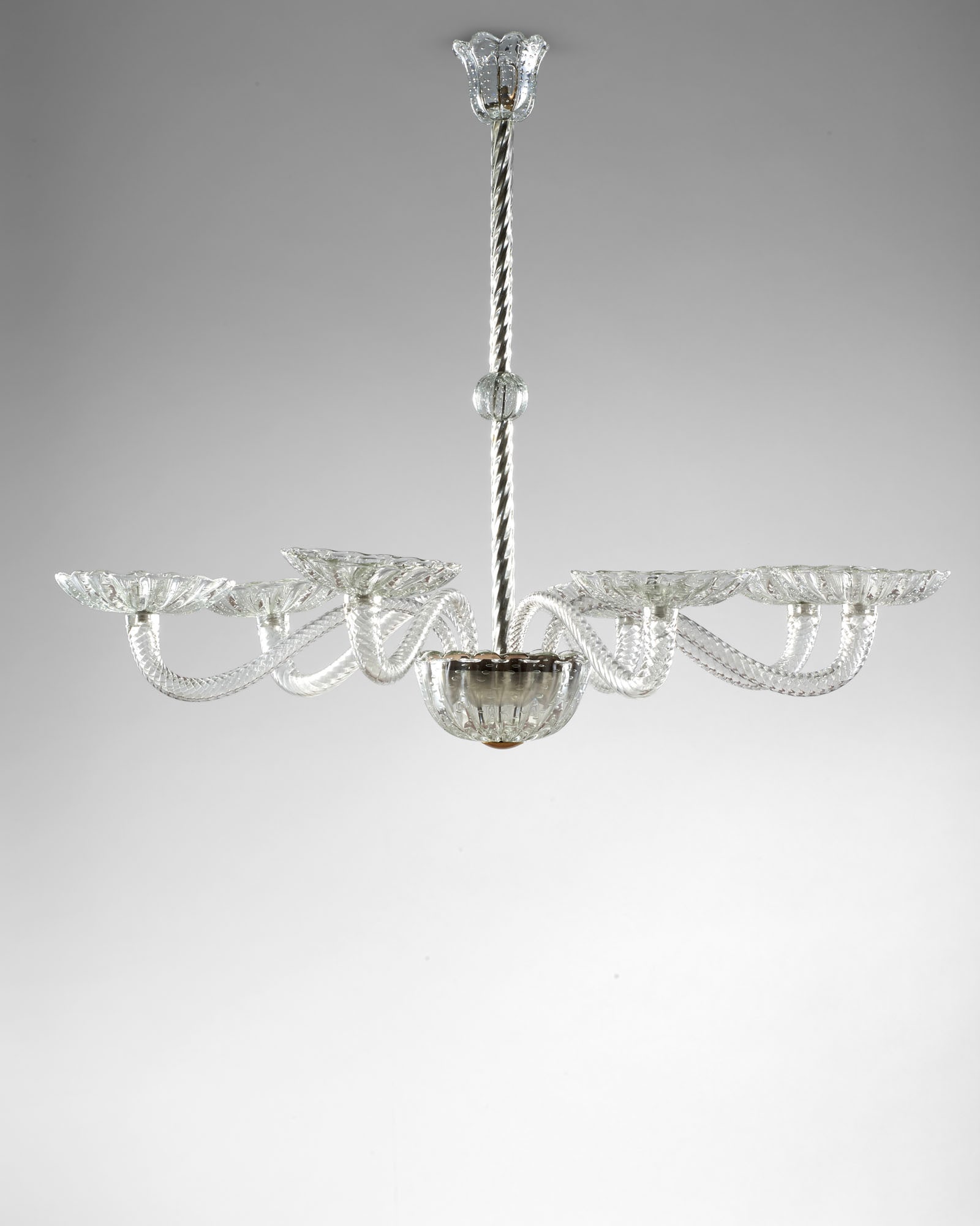 Barovier e Toso Seven-arm chandelier. Manufacture of Barovier e Toso, Murano, 1930s/1940s. Crystal (1 of 1)