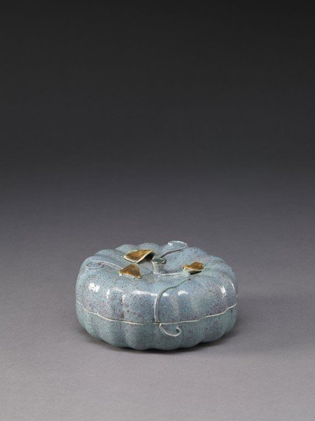 A robin's egg, lujun, pumpkin porcelain box. China,18th: A robin's egg, lujun, pumpkin porcelain box. China,18th century (defects) Provenance: Perotto Antichità Milano, label to the base (cm 6xd13,5)