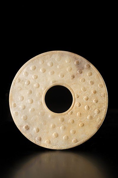 A jade bi disc. China, Qing dynasty (1644-1911) (d cm (1 of 1)