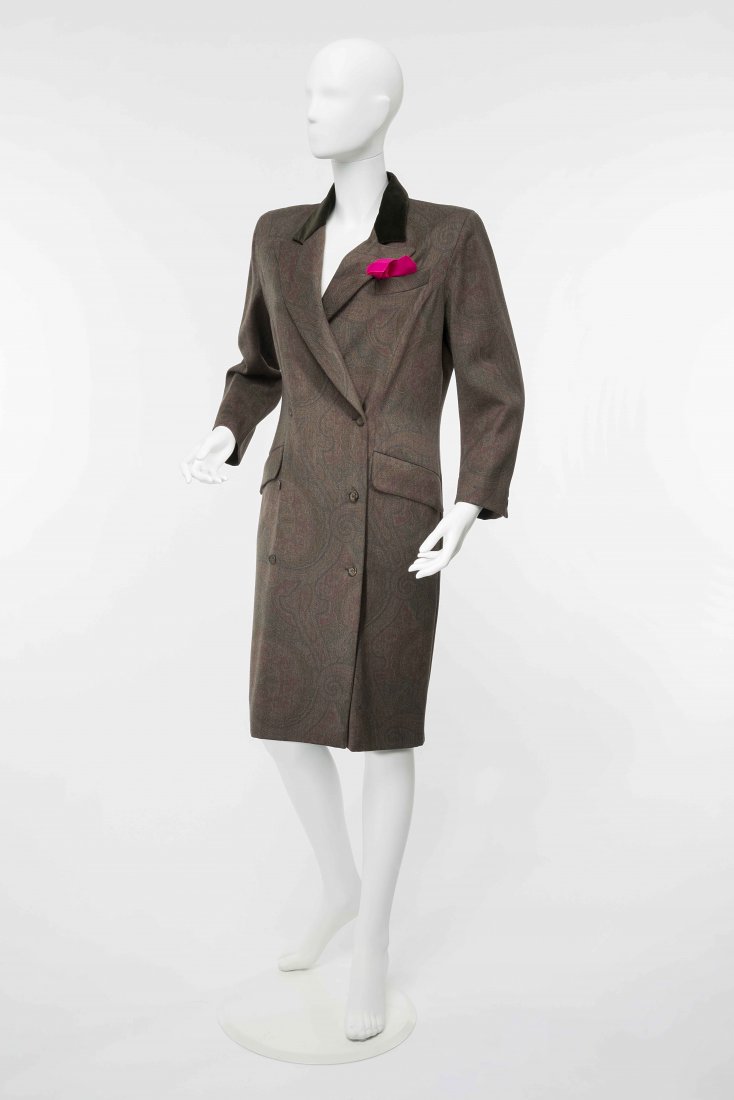 Etro Milano: lot comprising a coat dress (size 44) and: Etro Milano: lot comprising a coat dress (size 44) and a combined clutch