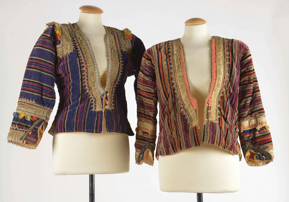 Lot comprising two short striped and embroidered velvet (1 of 1)