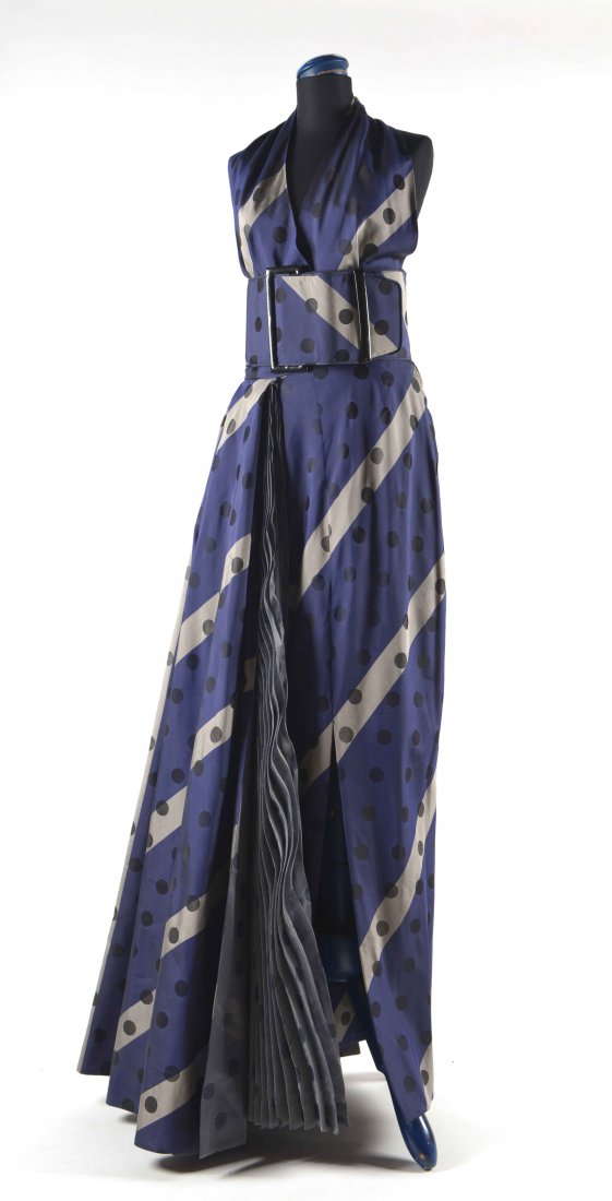 Gianfranco Ferre Couture: long evening dress made of (1 of 1)